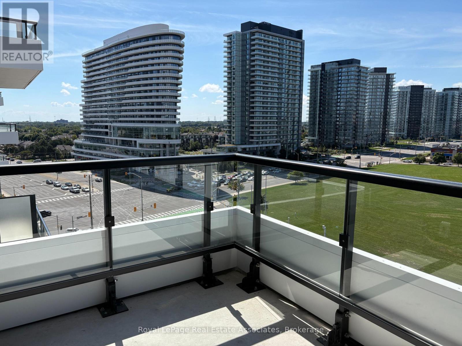 1002 - 2485 Eglinton Avenue W Property Photo 14