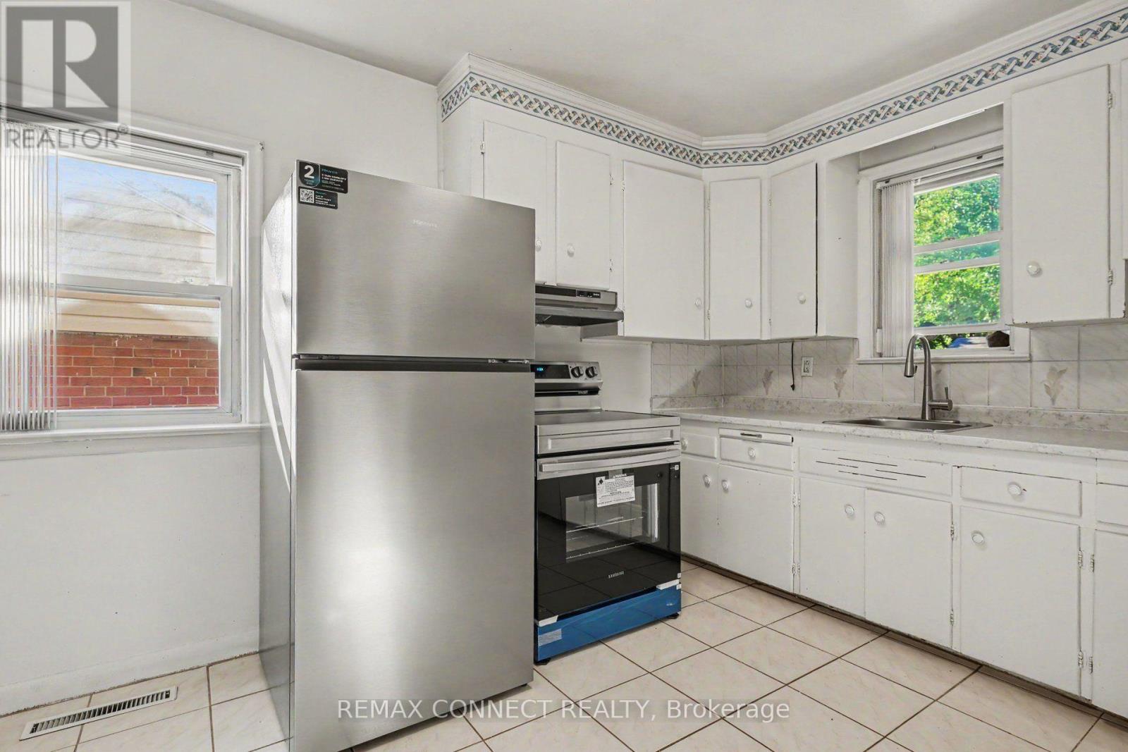 656 Browns Line Property Photo 7