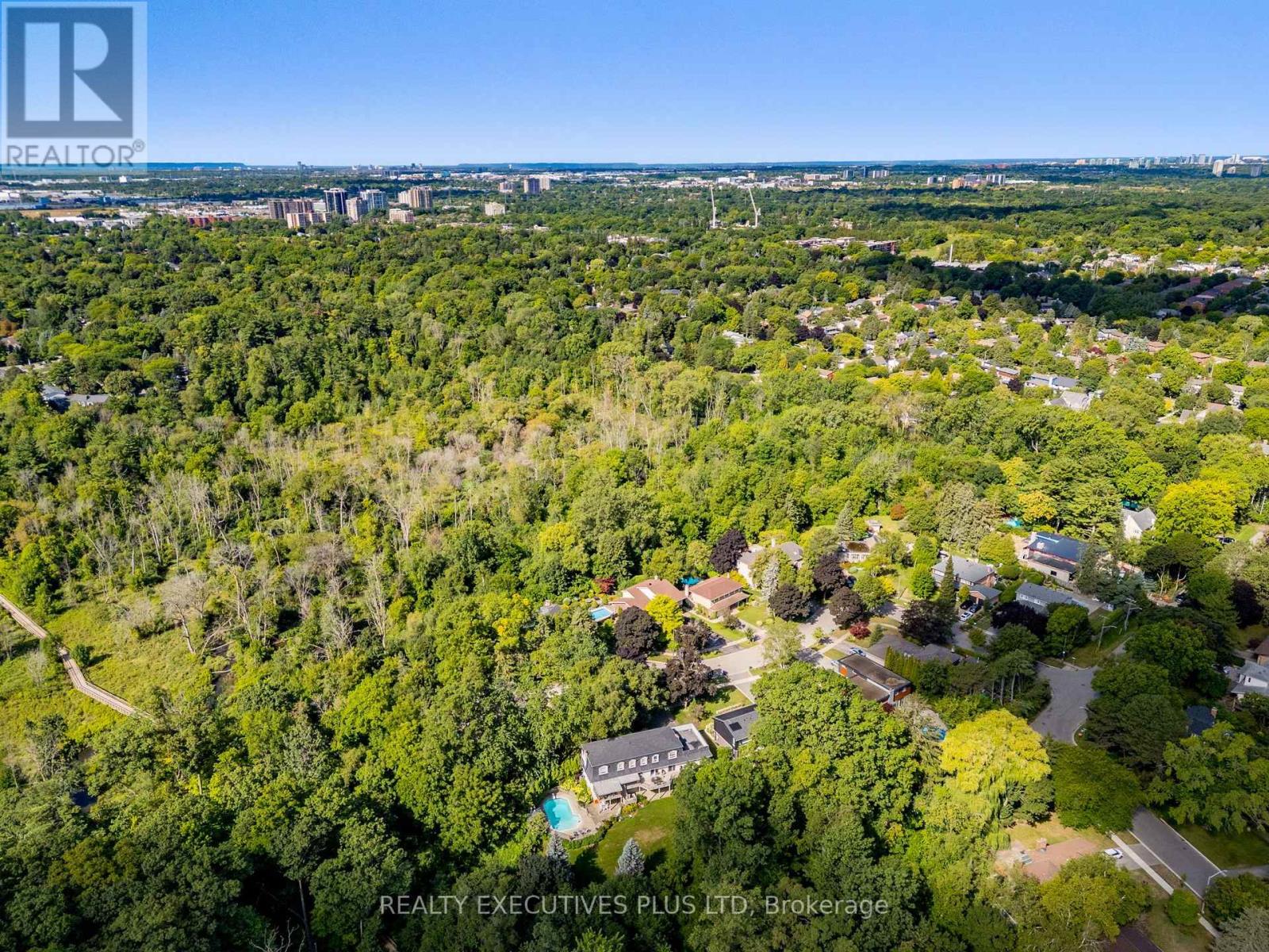 691 Nautalex Court Property Photo 8