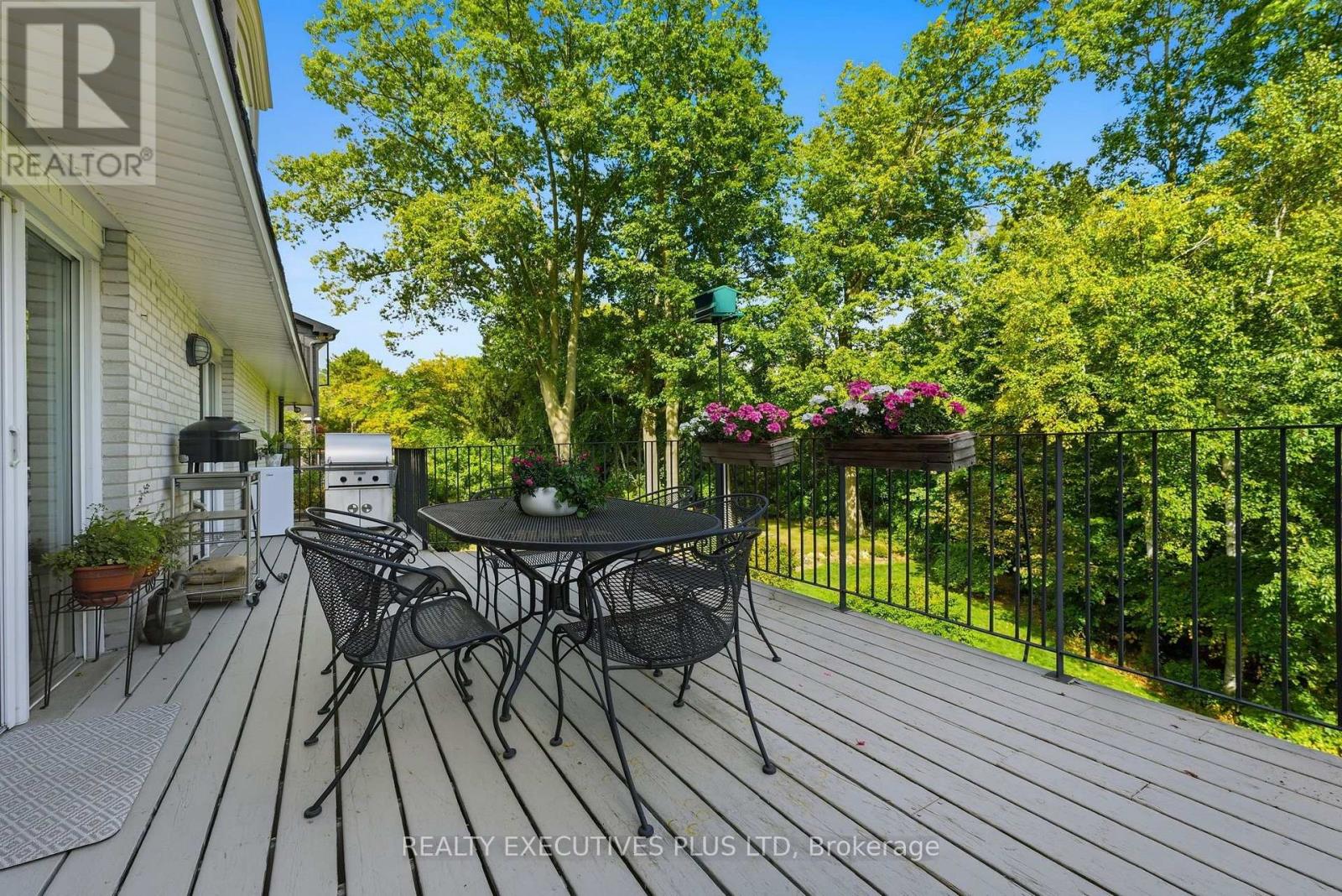 691 Nautalex Court Property Photo 12