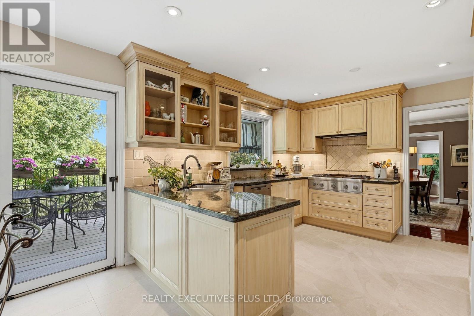 691 Nautalex Court Property Photo 29