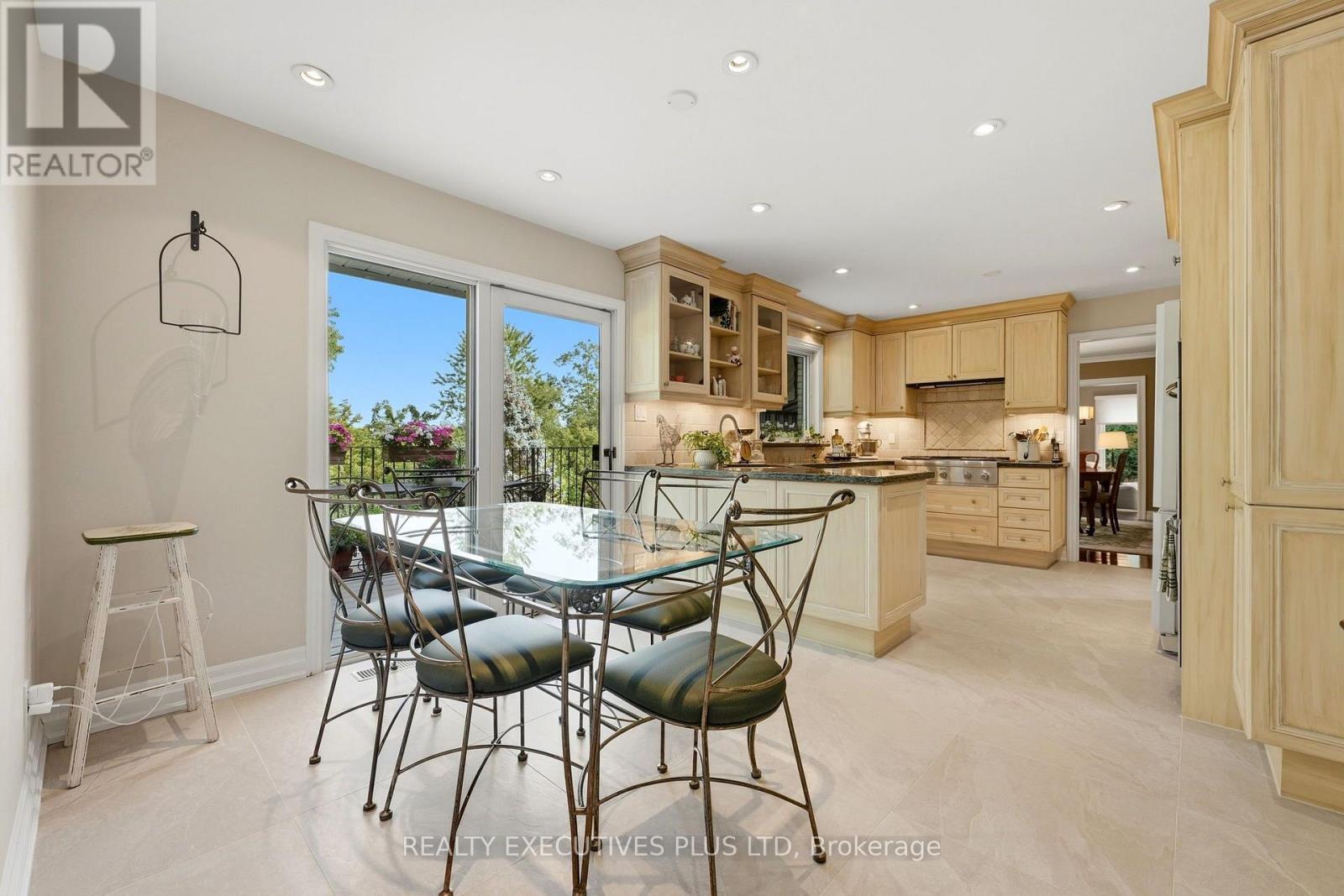 691 Nautalex Court Property Photo 32
