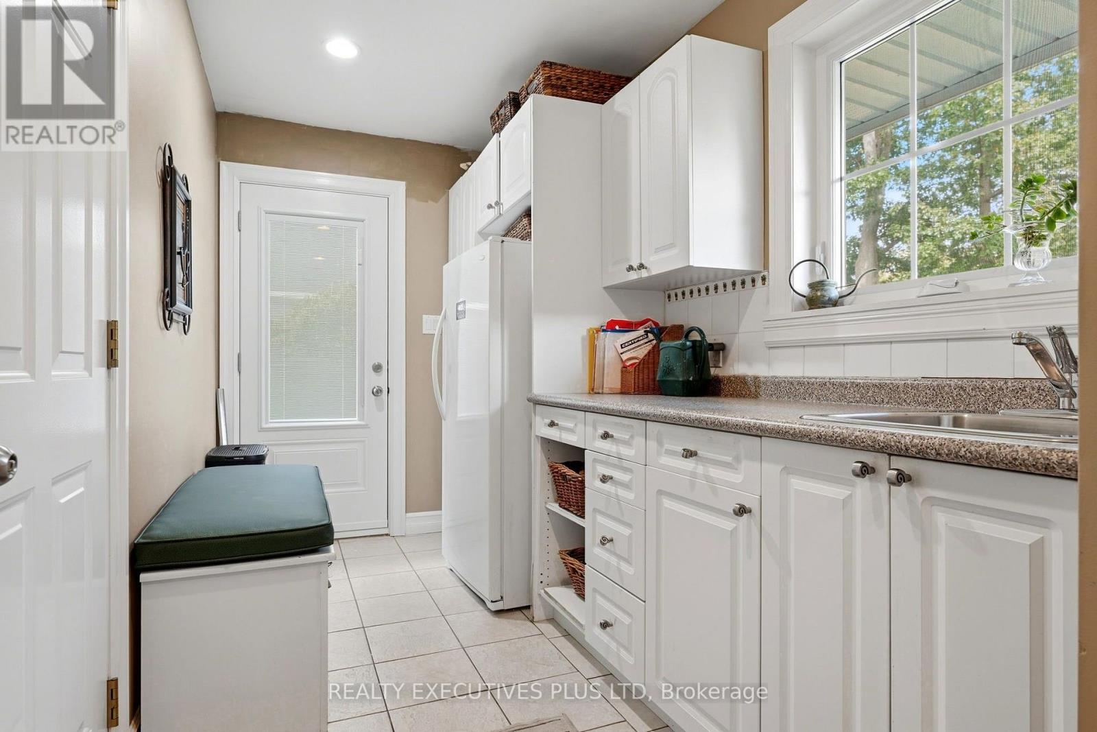 691 Nautalex Court Property Photo 36