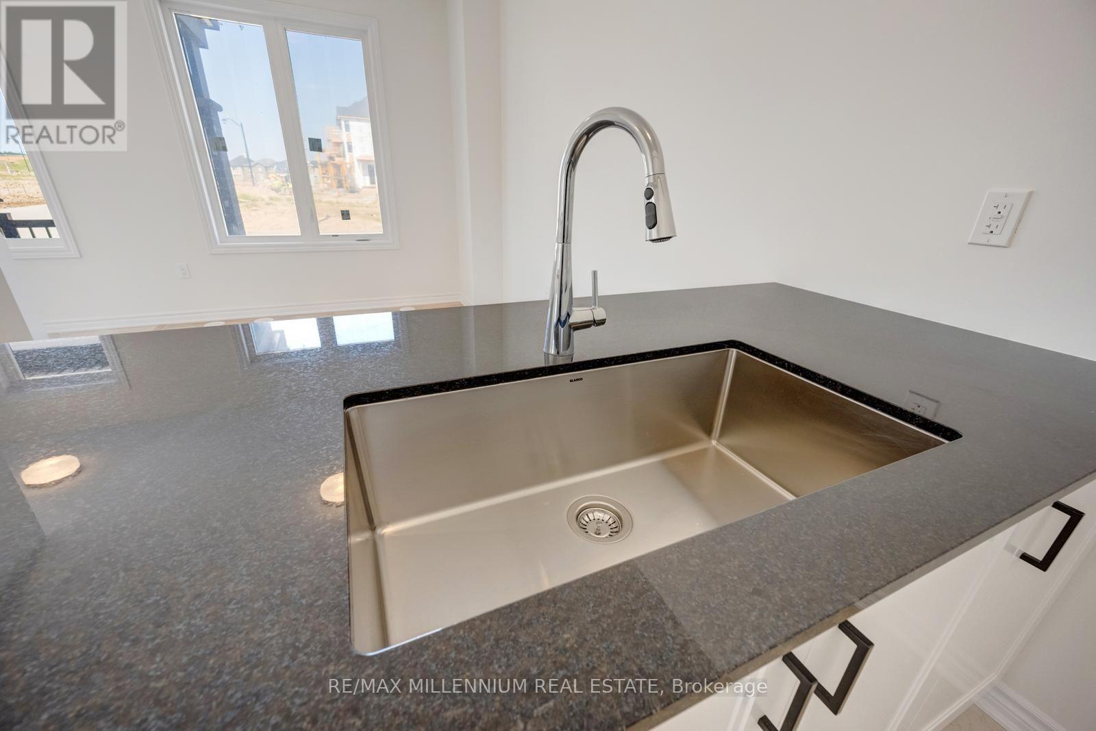 Main - 36 Thornbird Crescent Property Photo 33