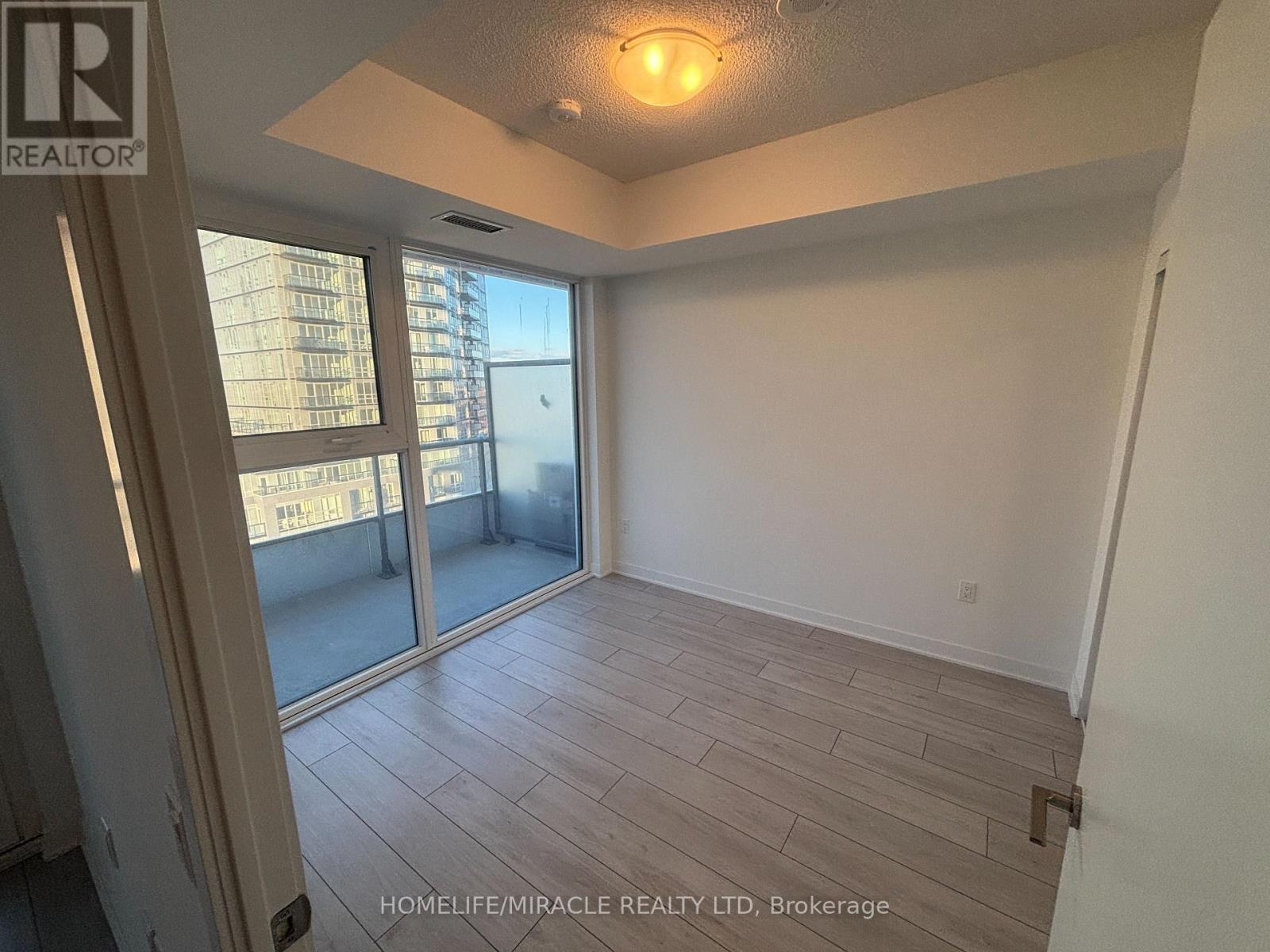 1313 - 260 Malta Avenue Property Photo 7