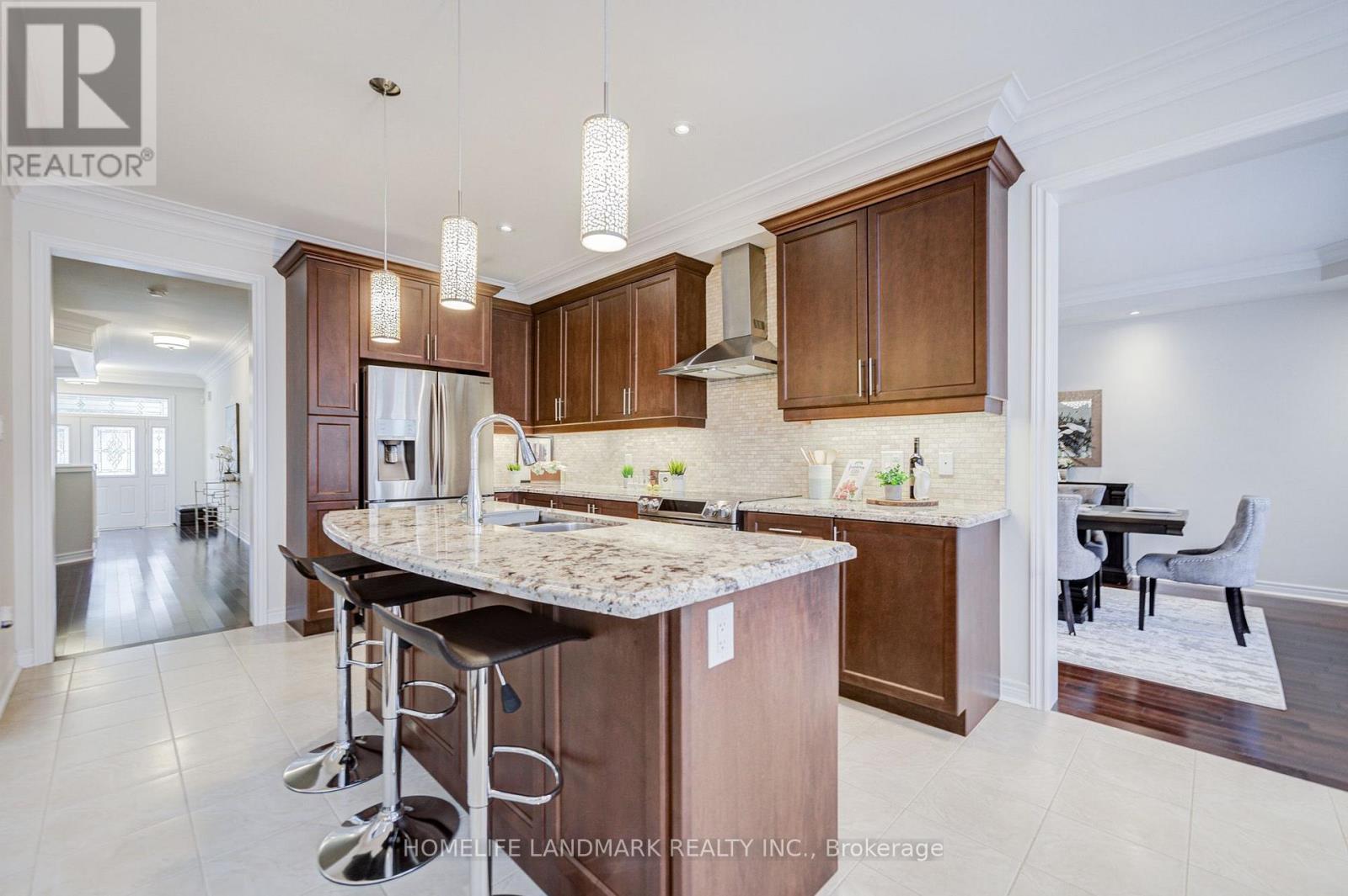 95 Hoey Crescent Property Photo 9