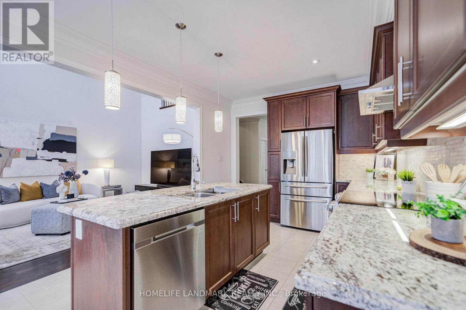 95 Hoey Crescent Property Photo 10