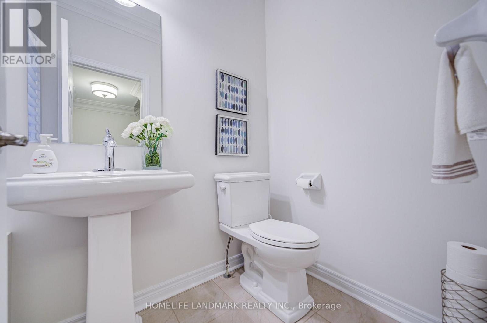 95 Hoey Crescent Property Photo 23