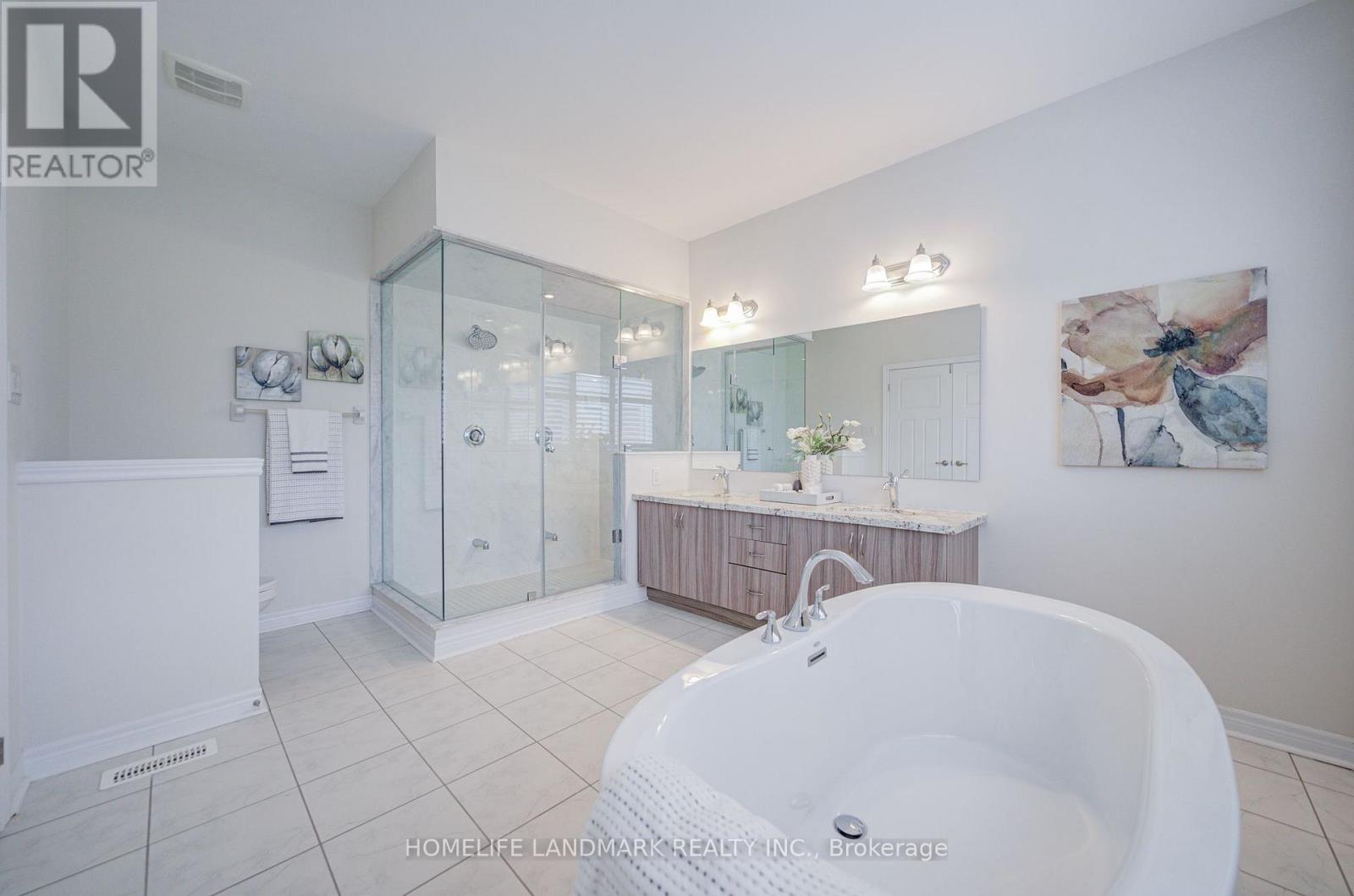 95 Hoey Crescent Property Photo 32