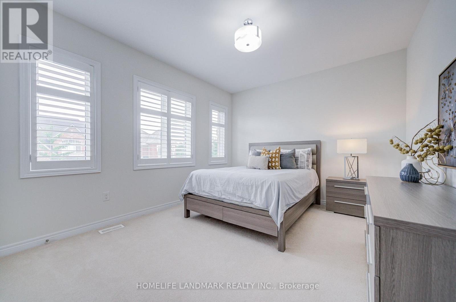 95 Hoey Crescent Property Photo 37