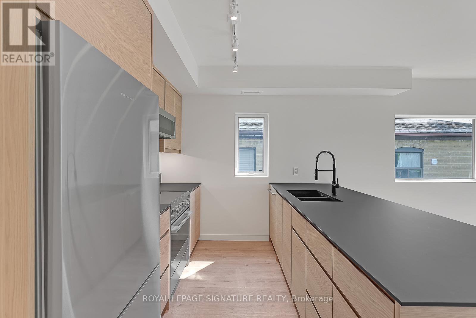 4 - 1254 Davenport Road Property Photo 5