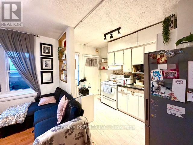 1193 St Clair Avenue W Property Photo 4