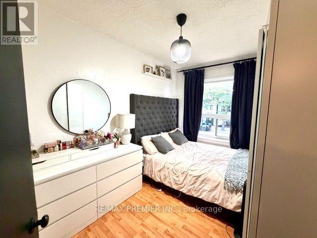 1193 St Clair Avenue W Property Photo 6