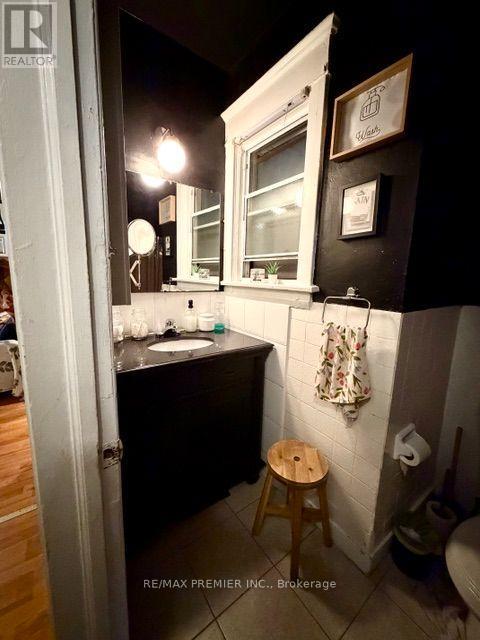 1193 St Clair Avenue W Property Photo 9