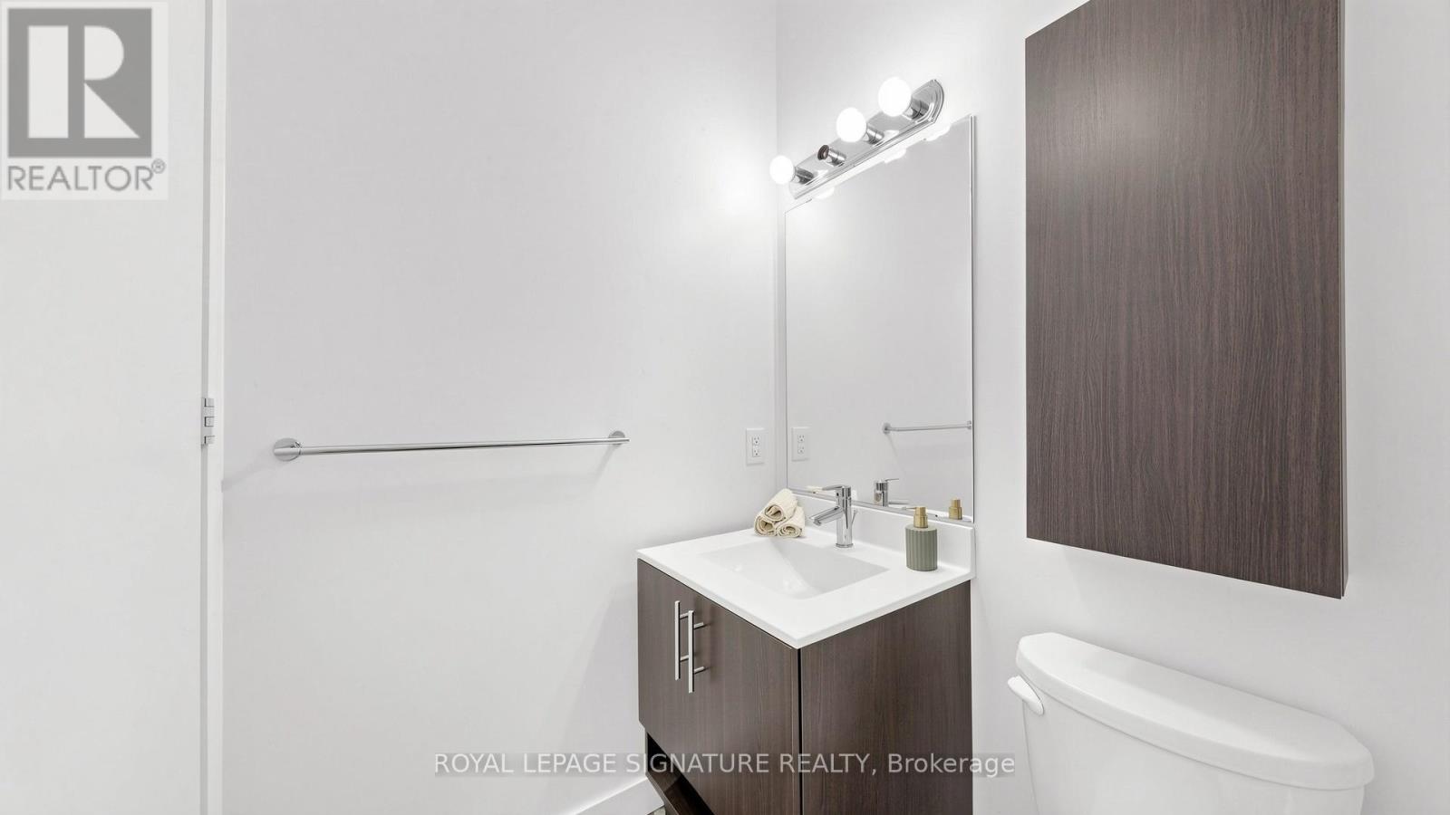 2524 - 165 Legion Road Property Photo 24