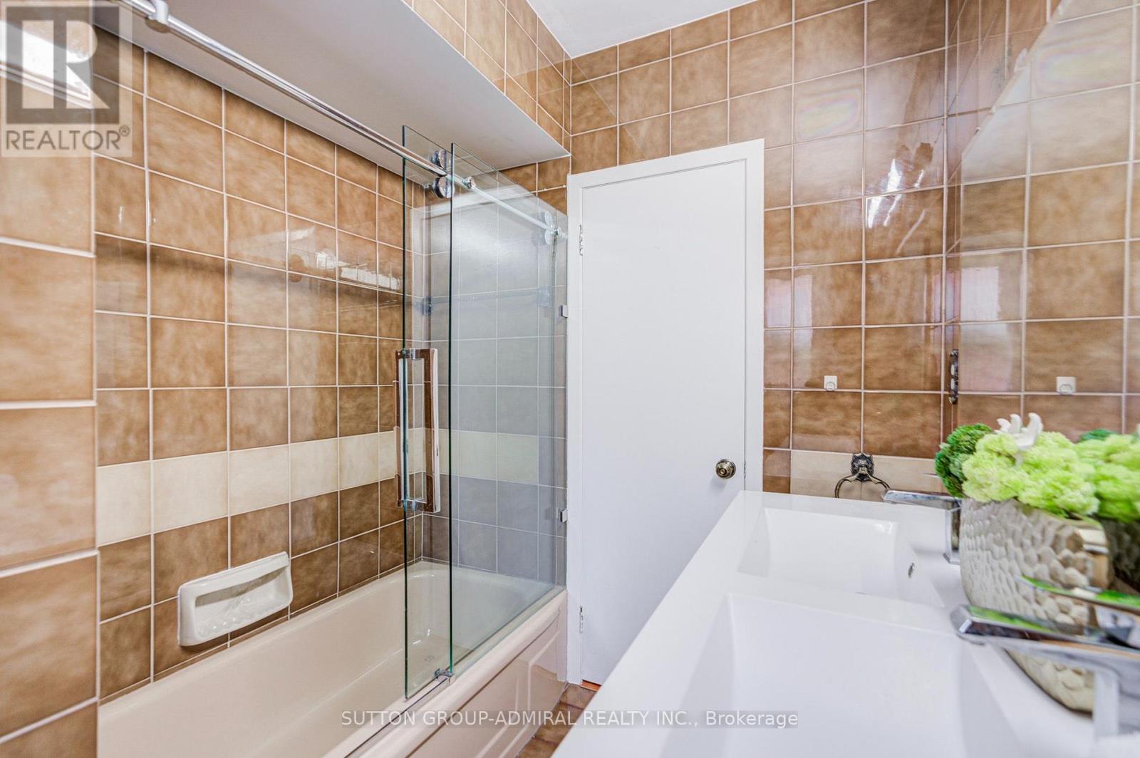 193 The Westway Property Photo 26