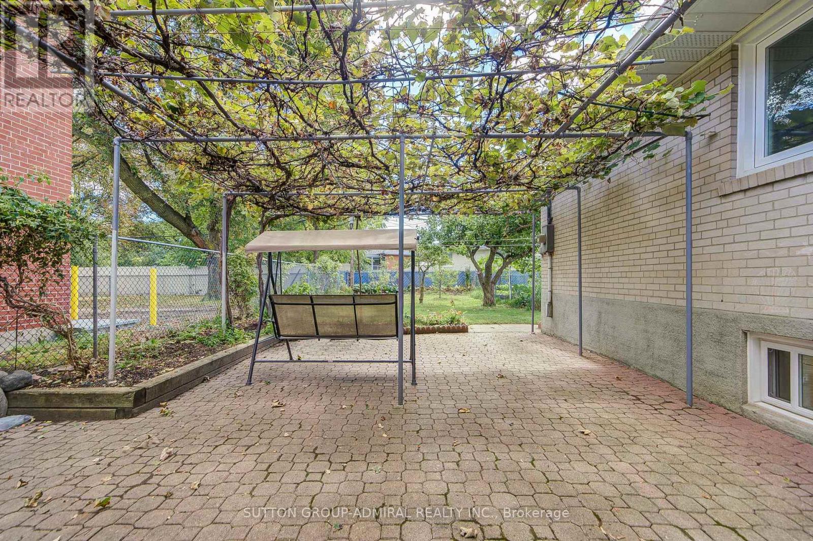 193 The Westway Property Photo 42