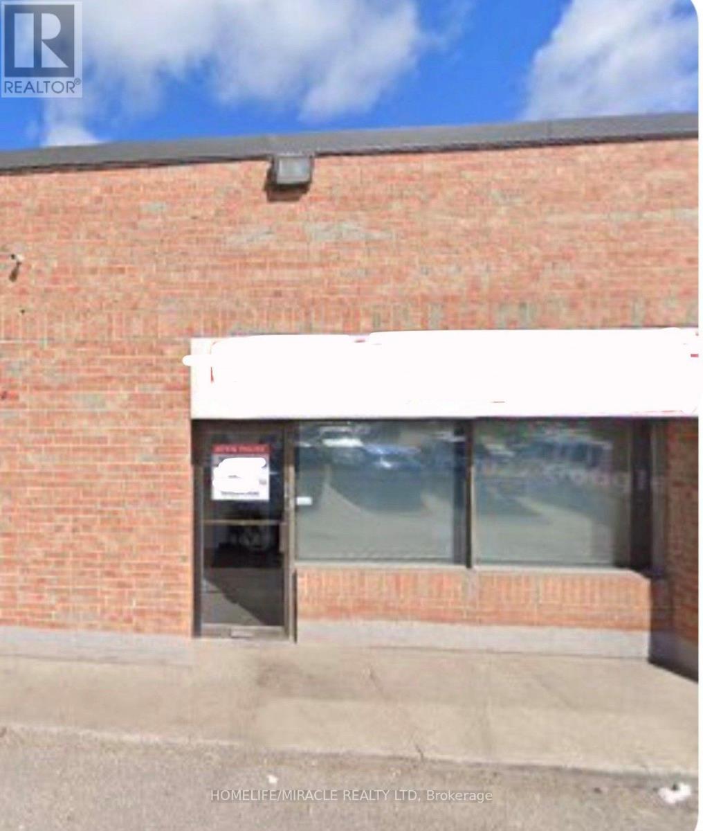 #24 - 8 Strathearn Avenue Property Photo 1