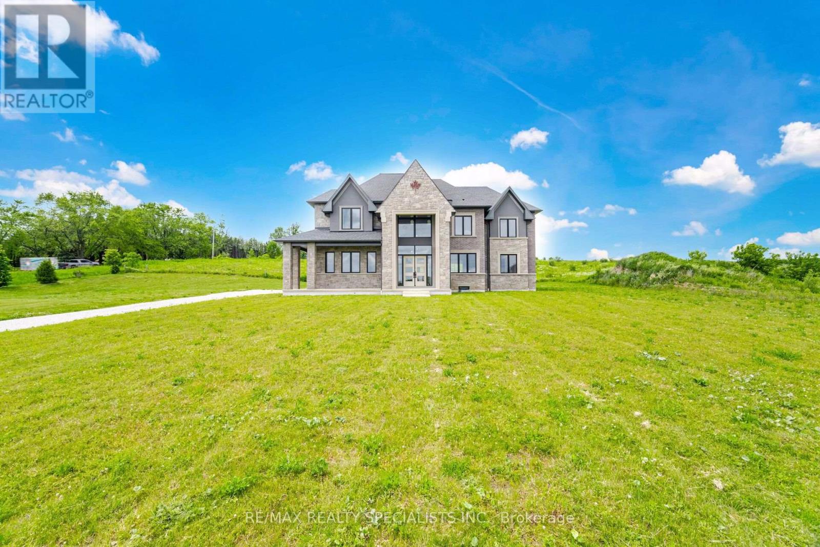 12 Ferrara Drive Property Photo 1