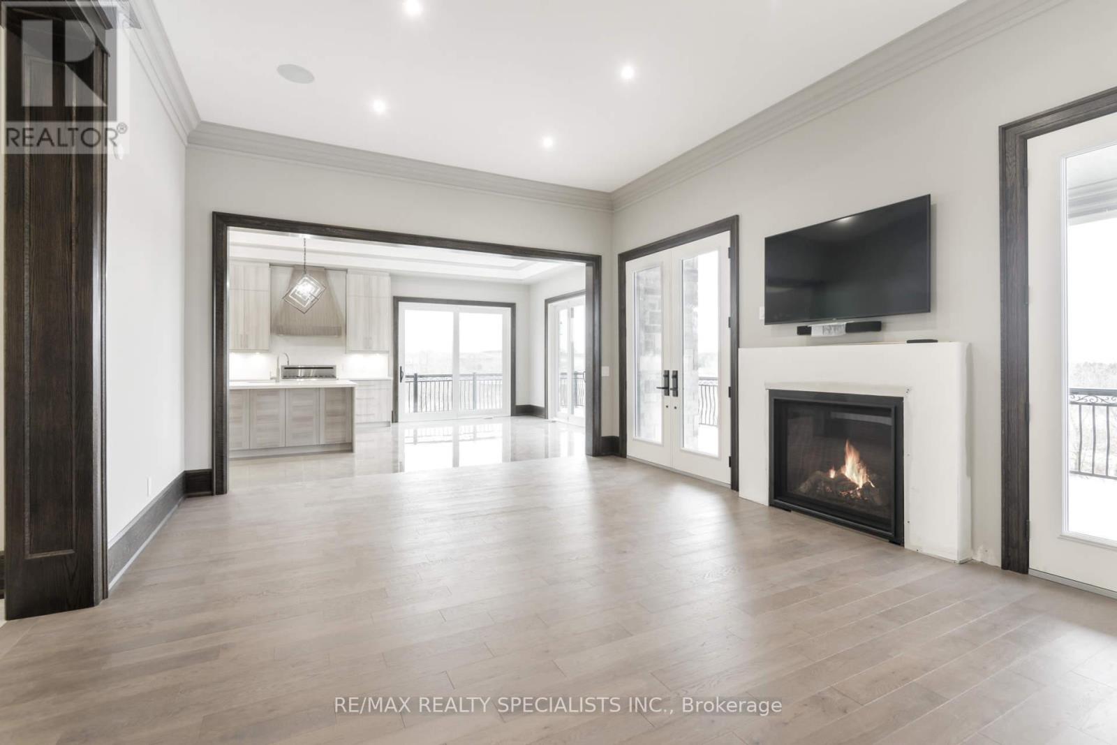 31 Ferrara Drive Property Photo 6