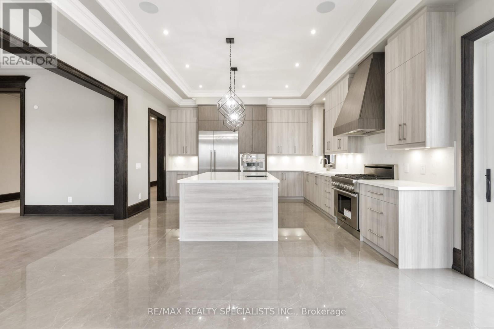 31 Ferrara Drive Property Photo 9