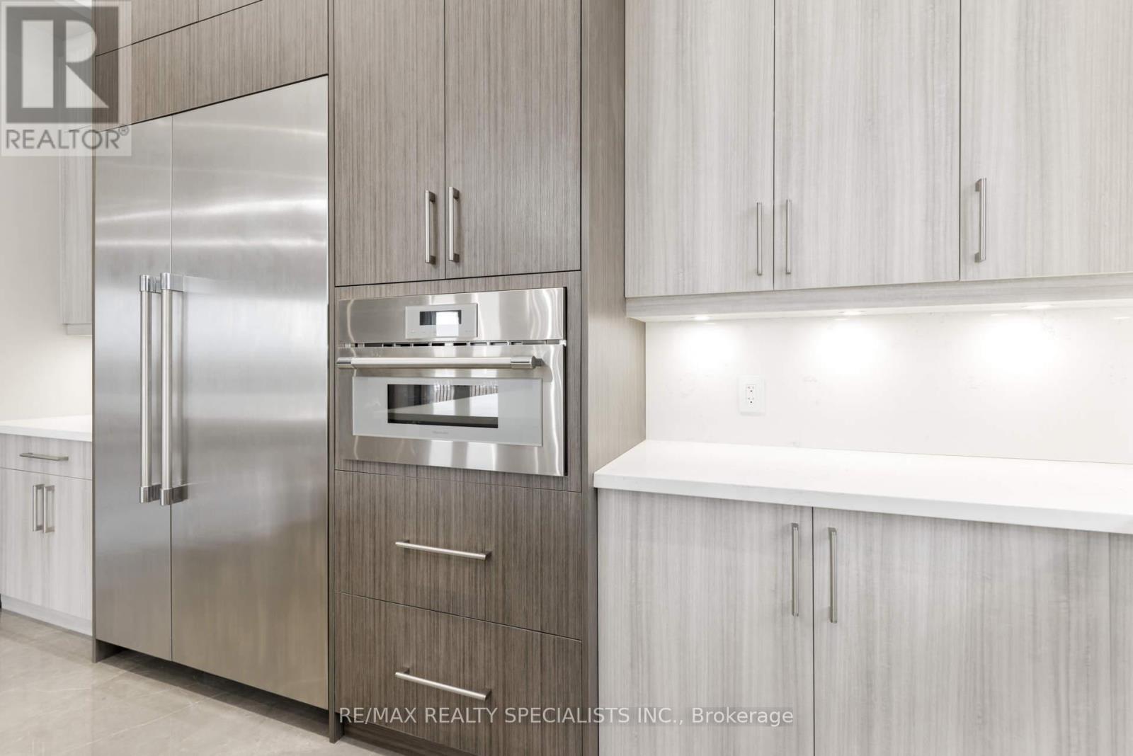 31 Ferrara Drive Property Photo 13