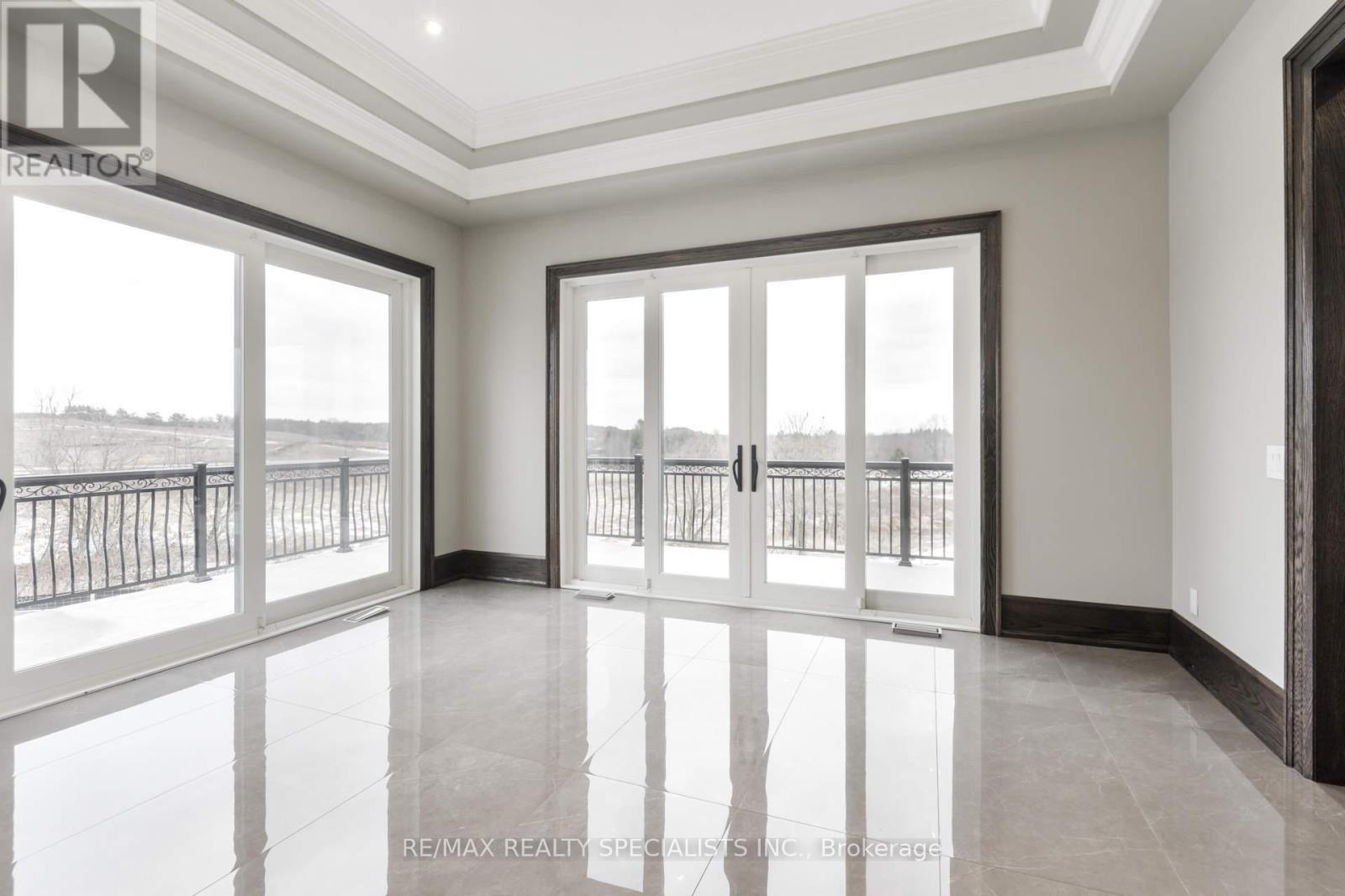 31 Ferrara Drive Property Photo 16