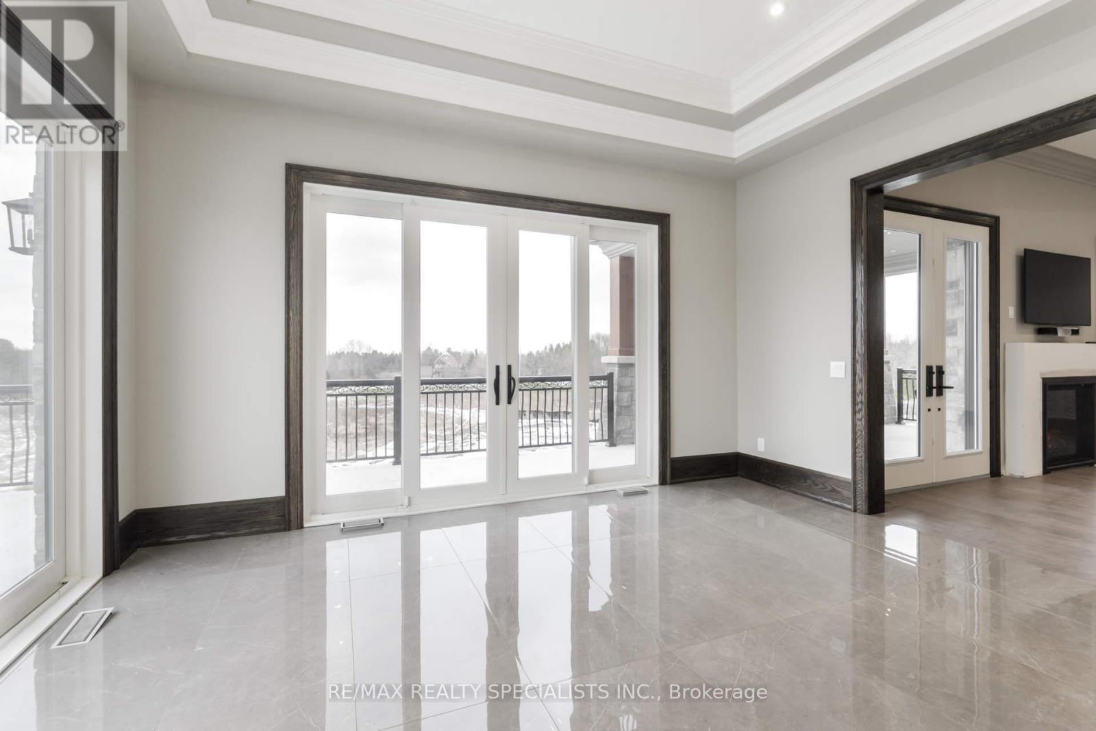 31 Ferrara Drive Property Photo 17