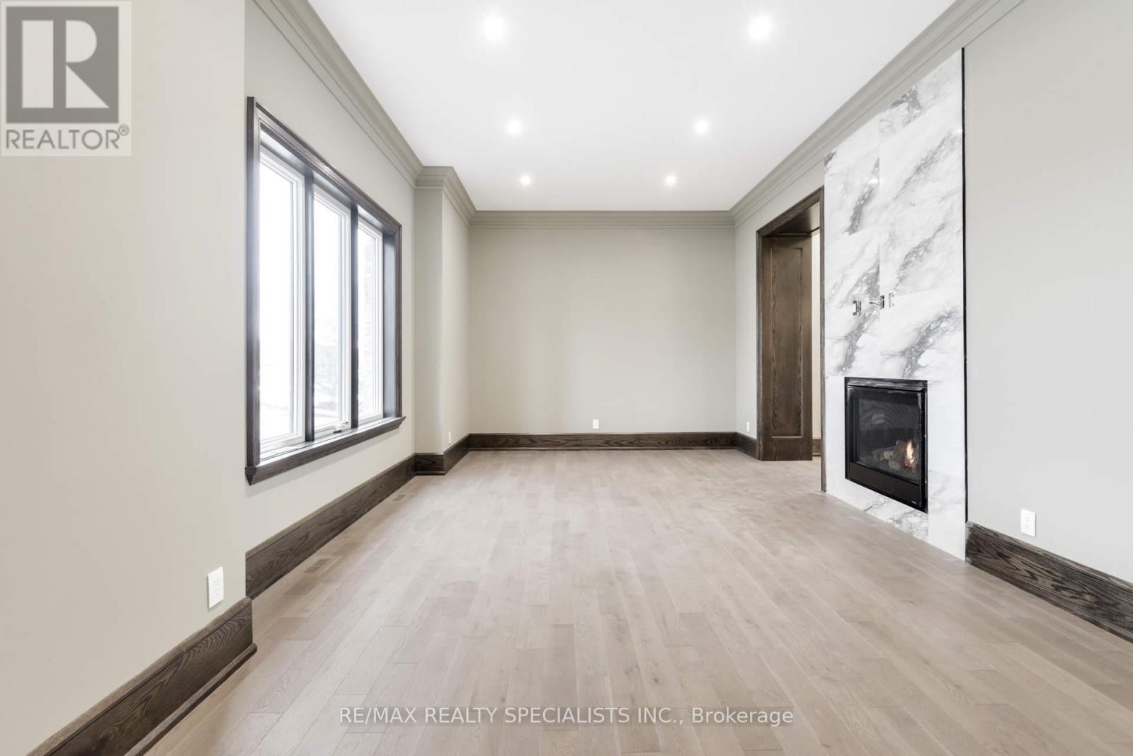 31 Ferrara Drive Property Photo 19