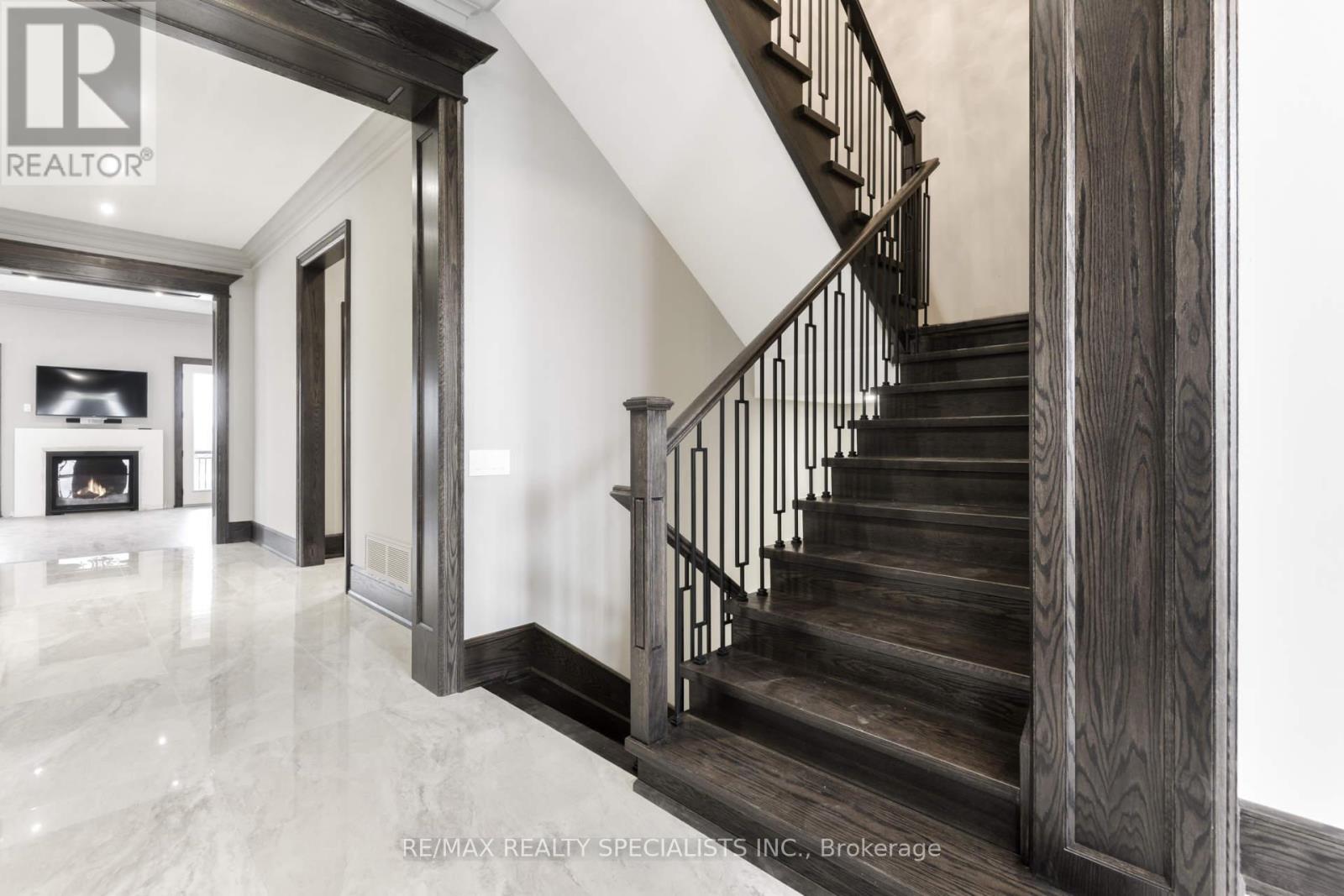 31 Ferrara Drive Property Photo 21