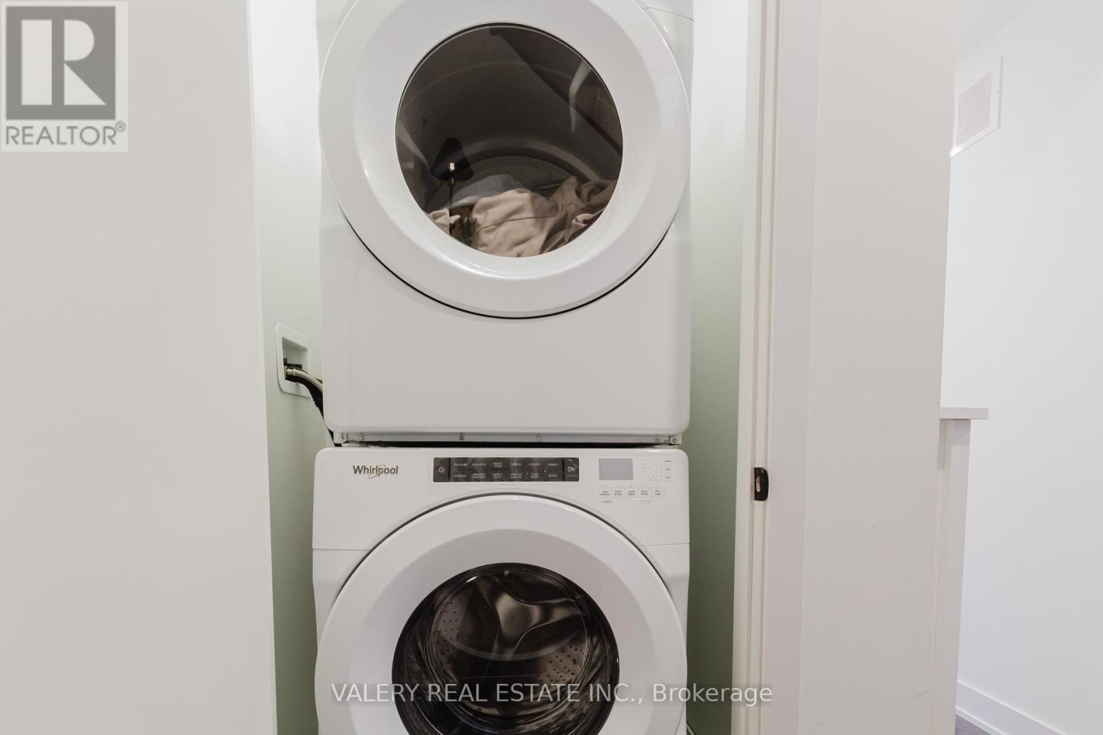 16 - 3492 Widdicombe Way Property Photo 18