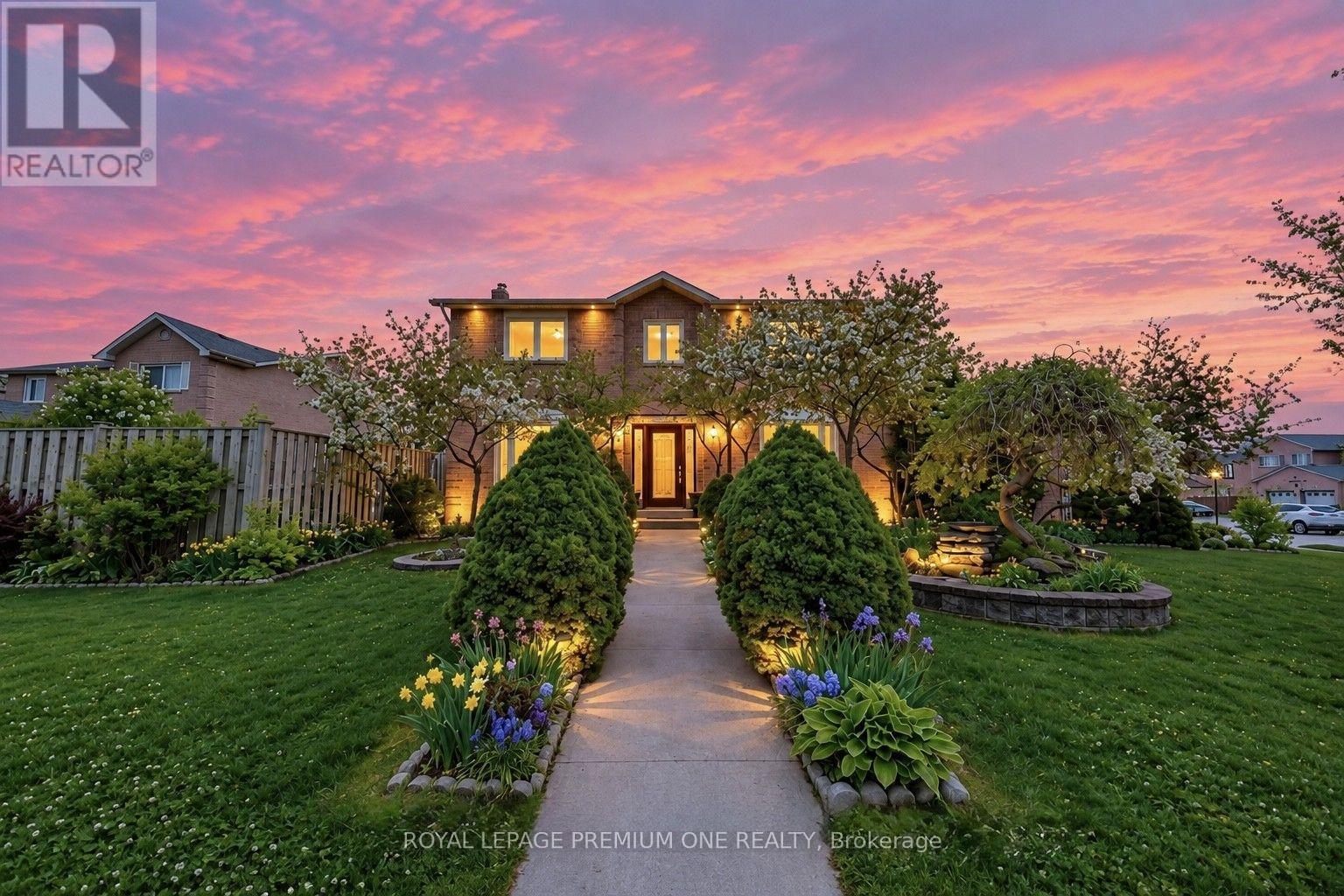 25 SIR LANCELOT COURT
