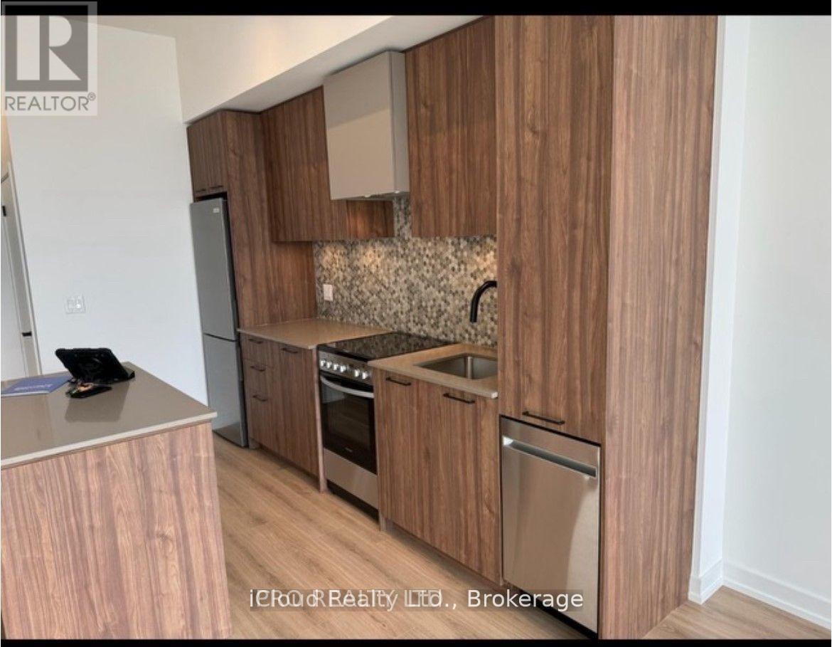 111 - 10 Lagerfeld Drive Property Photo 2