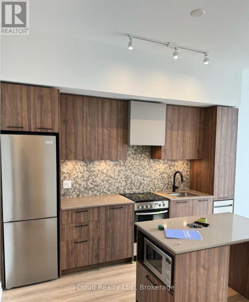 111 - 10 Lagerfeld Drive Property Photo 5