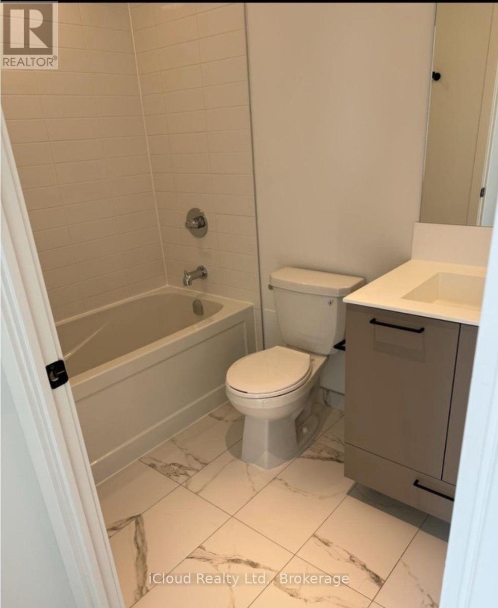 111 - 10 Lagerfeld Drive Property Photo 8