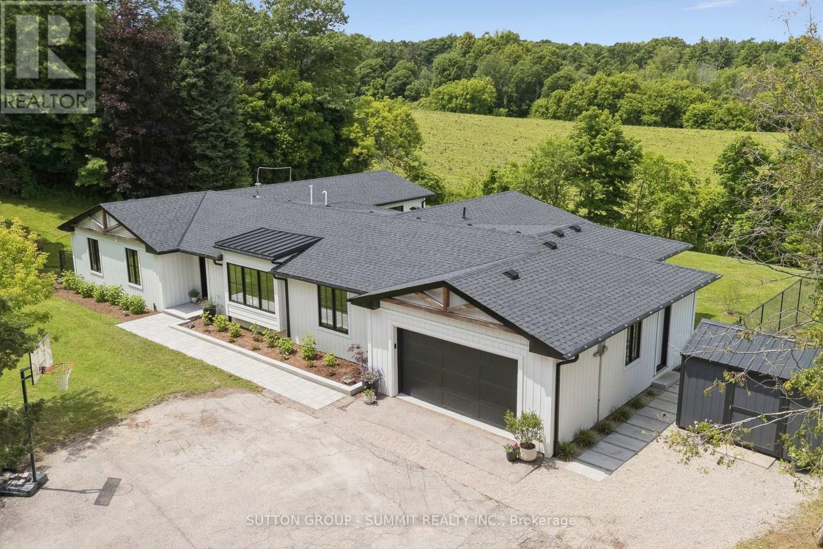 1315 Britannia Road Property Photo 3