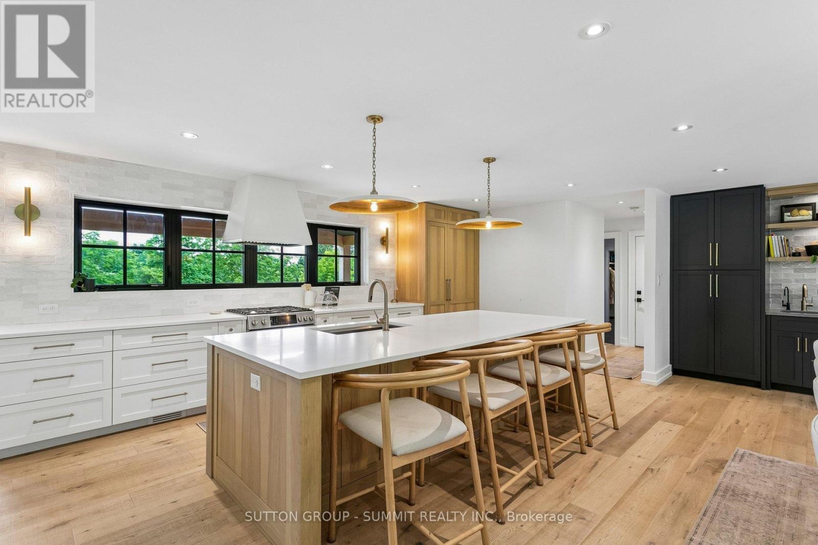 1315 Britannia Road Property Photo 12