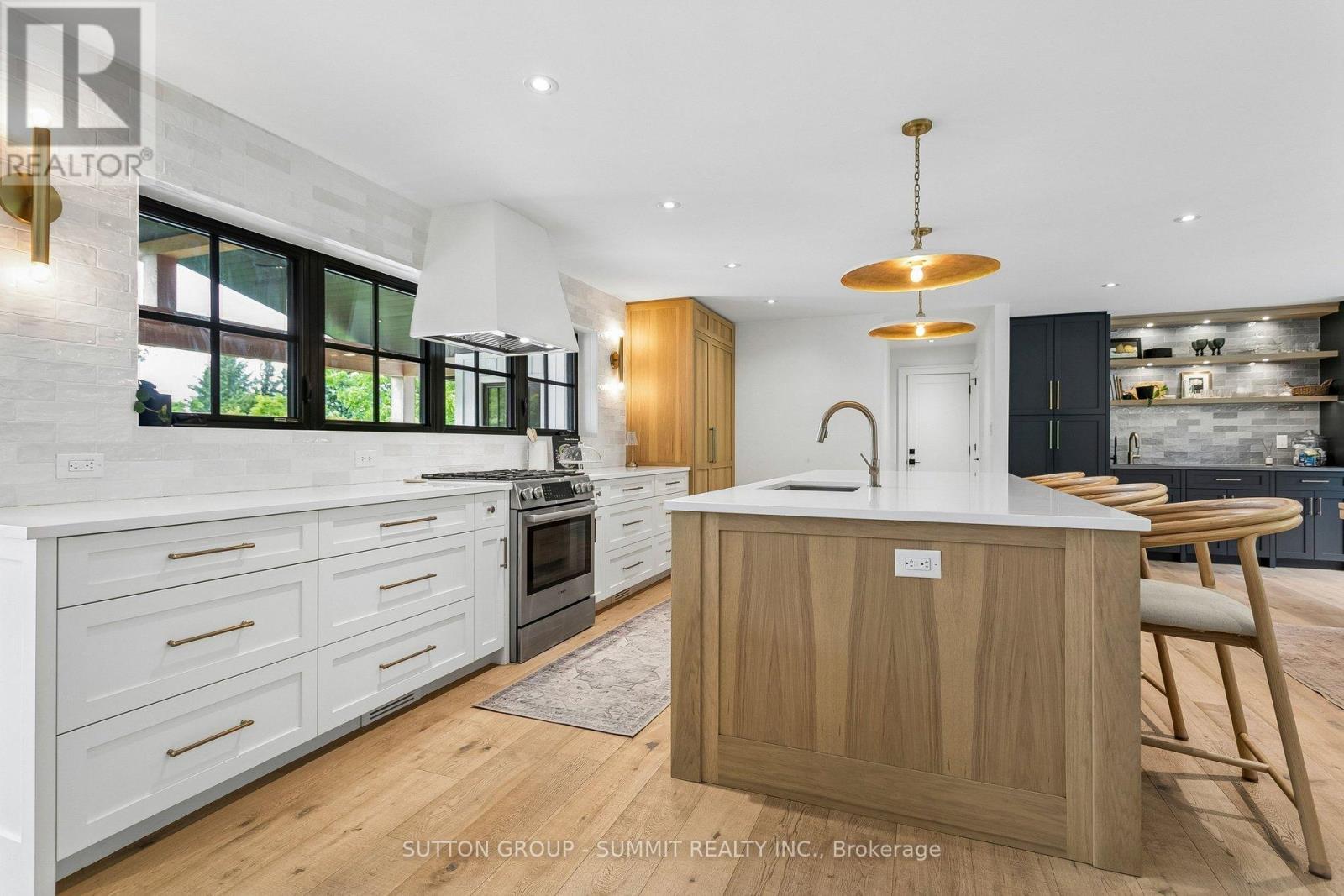 1315 Britannia Road Property Photo 13