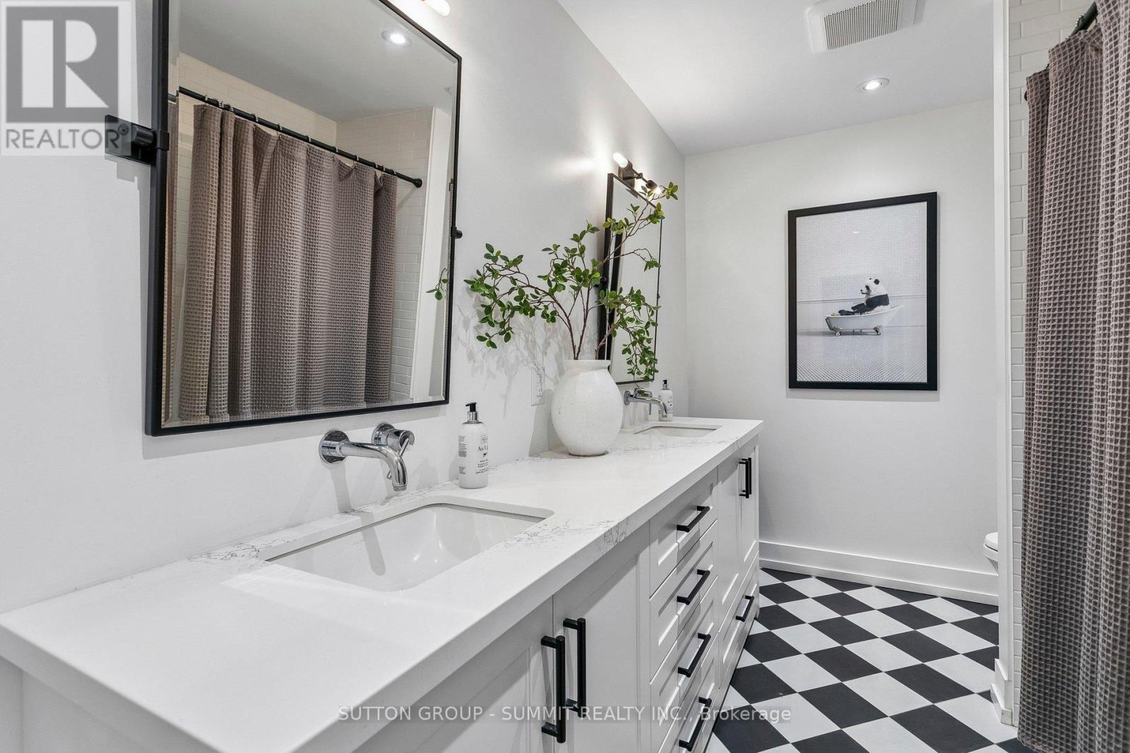 1315 Britannia Road Property Photo 34