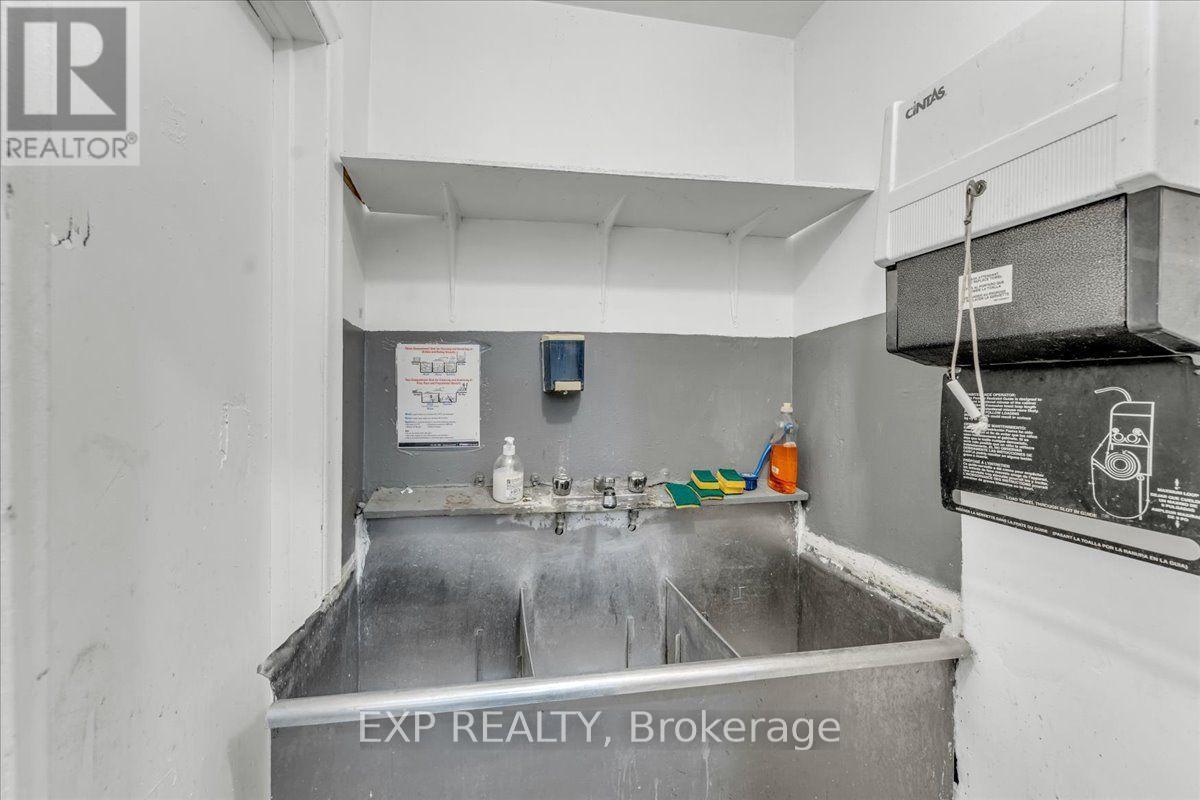 1792 Jane Street Property Photo 16