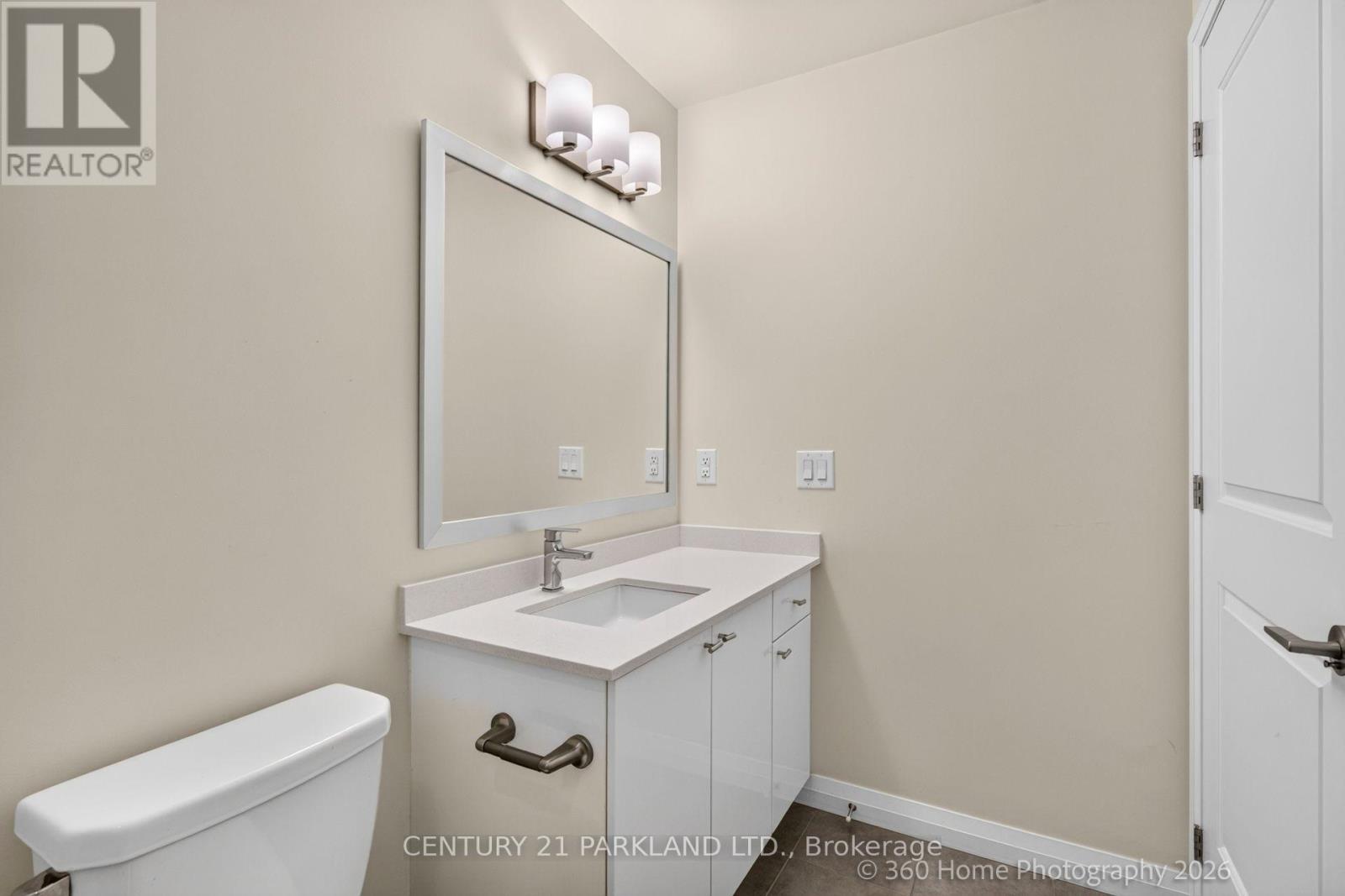 905 - 5025 Four Springs Avenue E Property Photo 7