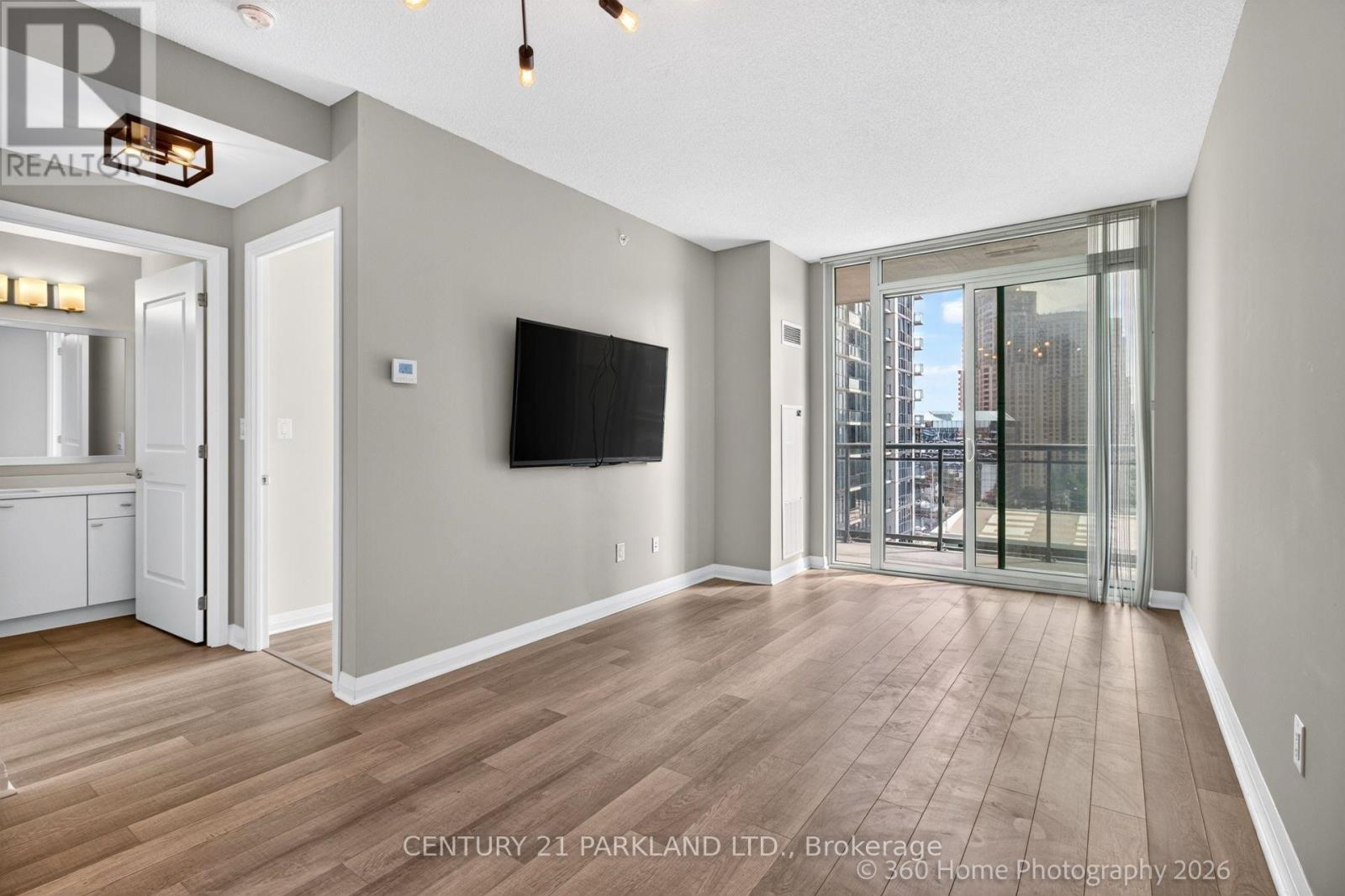 905 - 5025 Four Springs Avenue E Property Photo 8