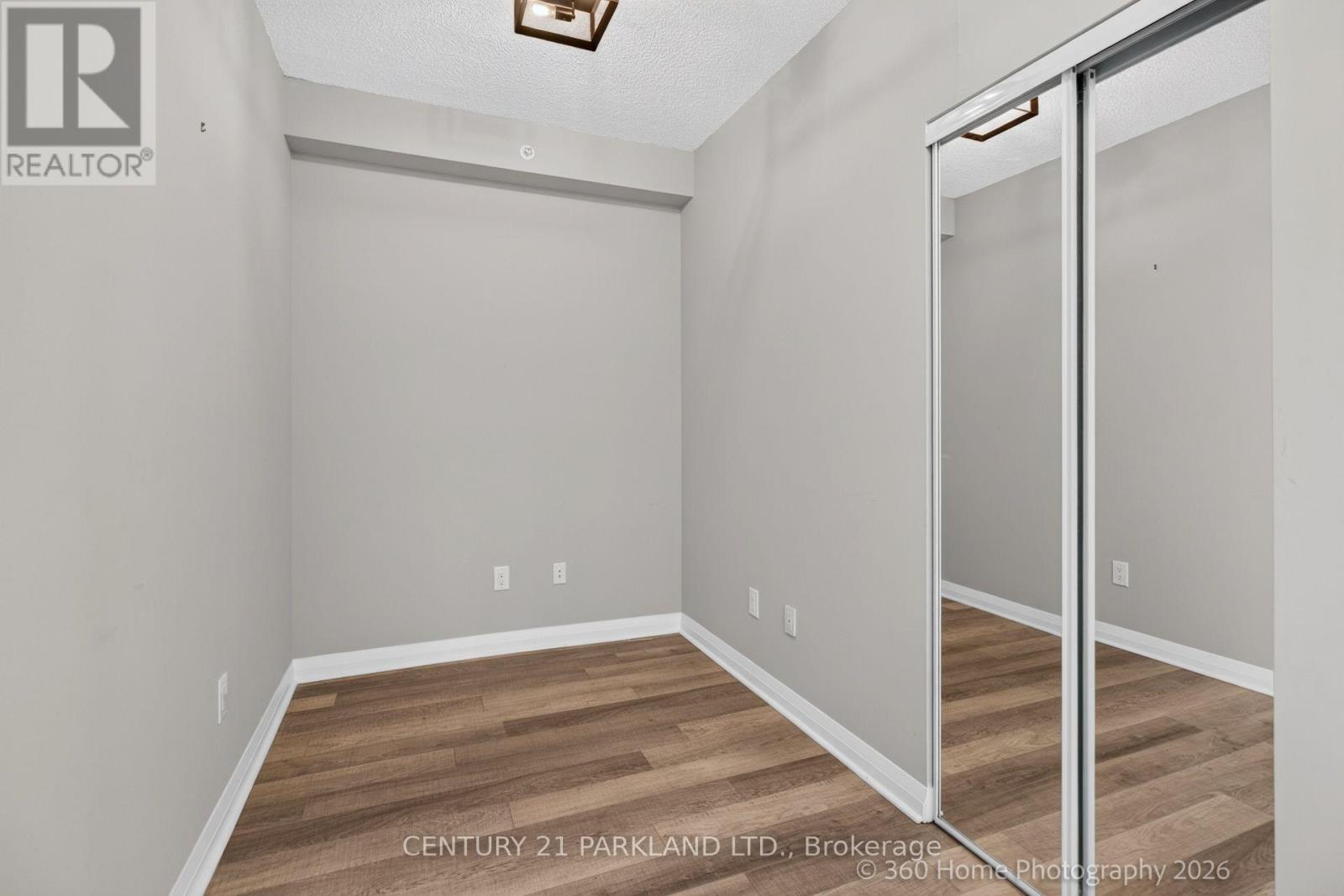 905 - 5025 Four Springs Avenue E Property Photo 12