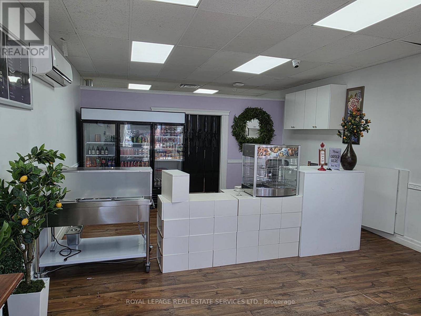 Front - 25 Commercial Street Property Photo 2