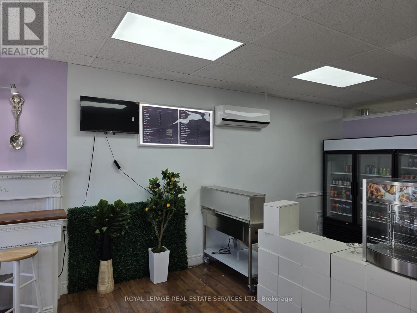 Front - 25 Commercial Street Property Photo 3