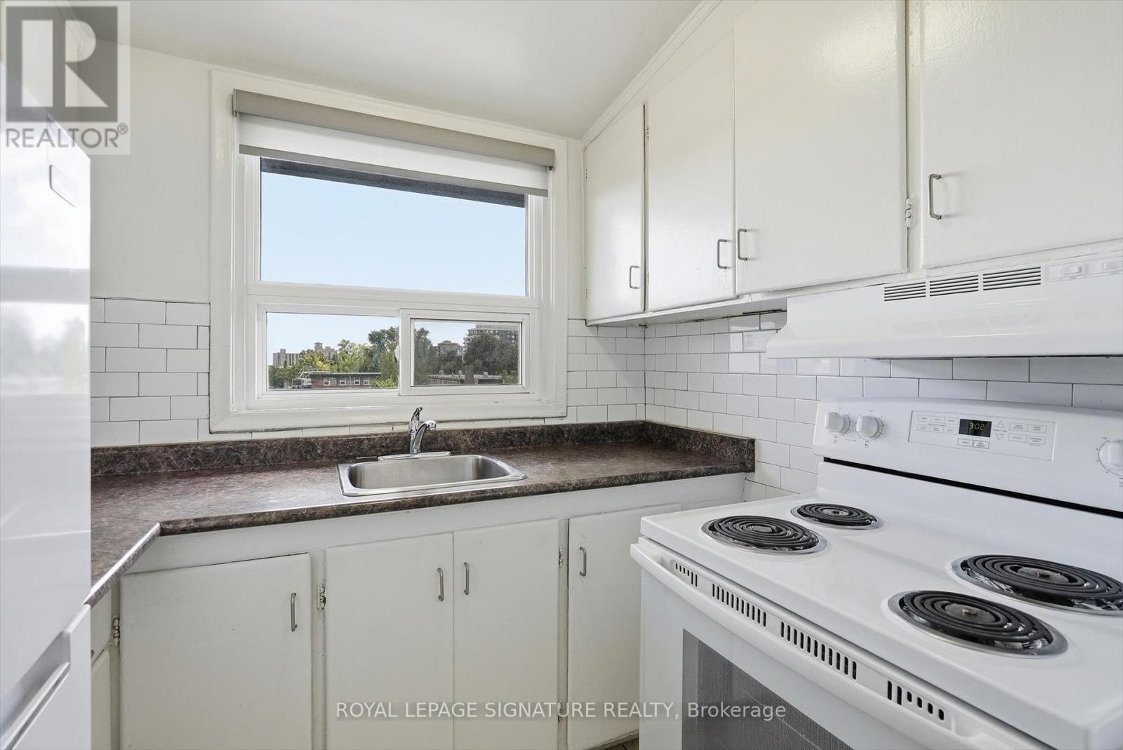 301 - 49 Cuffley Crescent S Property Photo 10