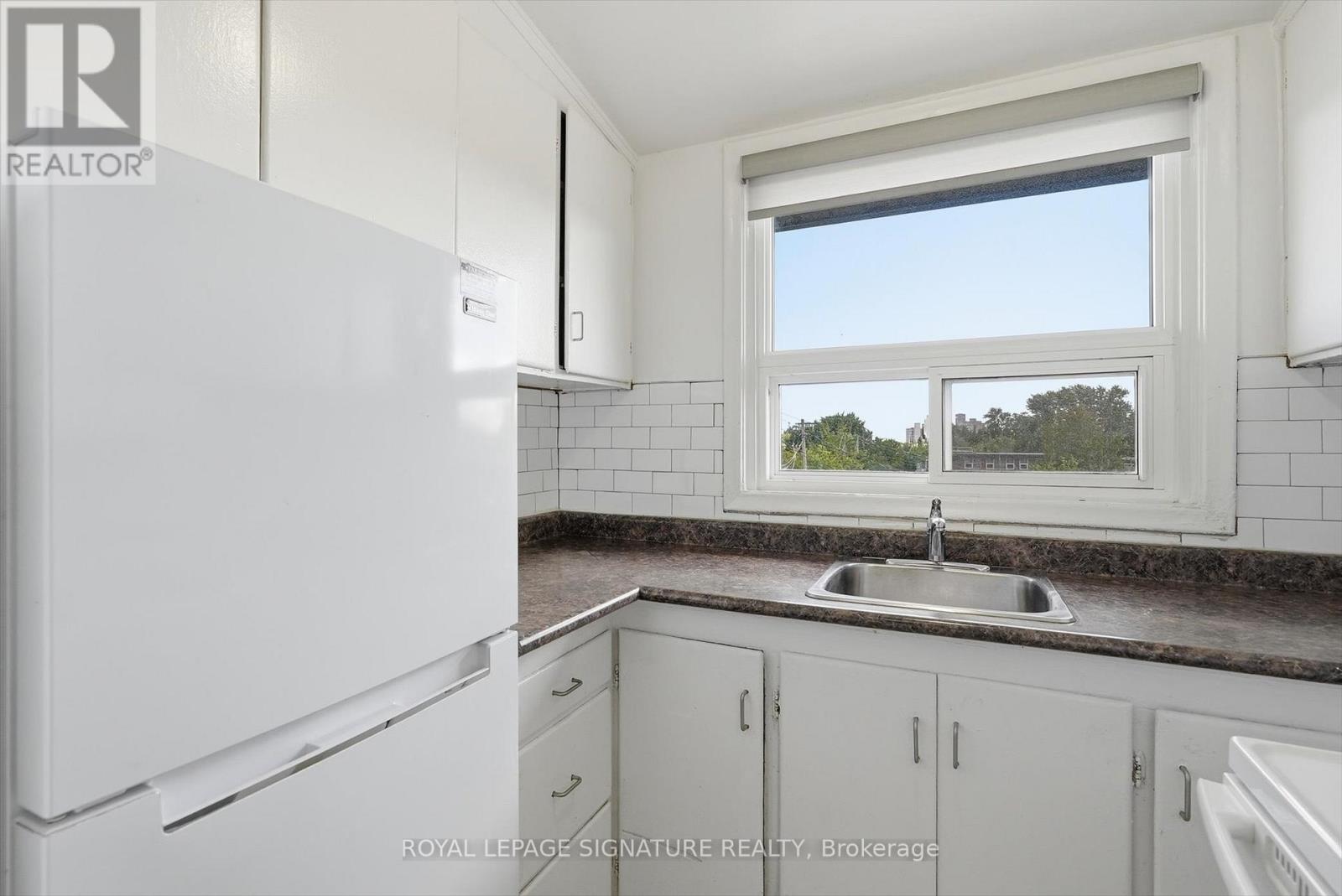 301 - 49 Cuffley Crescent S Property Photo 11