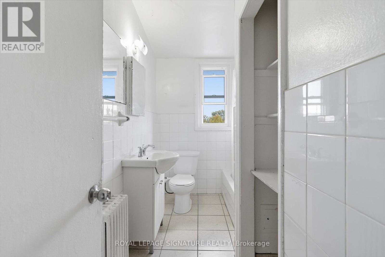 301 - 49 Cuffley Crescent S Property Photo 18