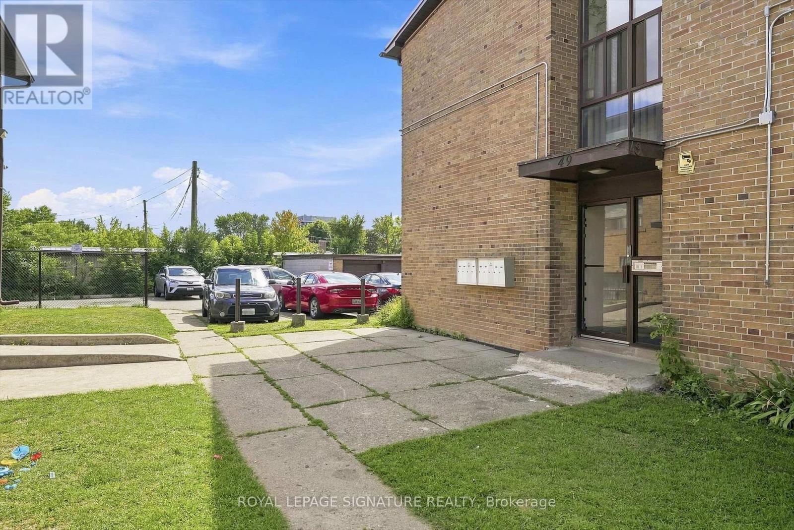 301 - 49 Cuffley Crescent S Property Photo 23