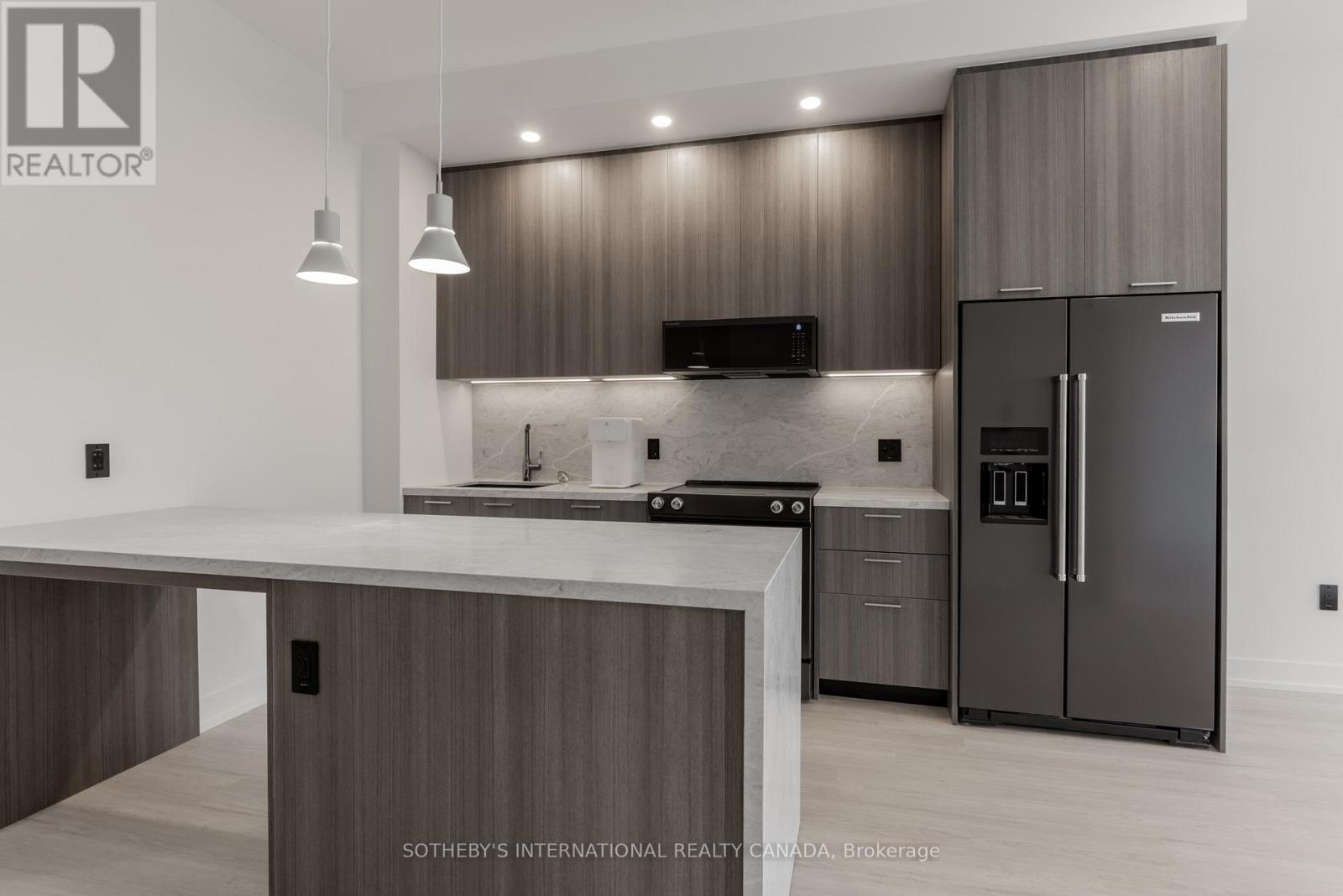 505 - 31 York Garden Way Property Photo 2